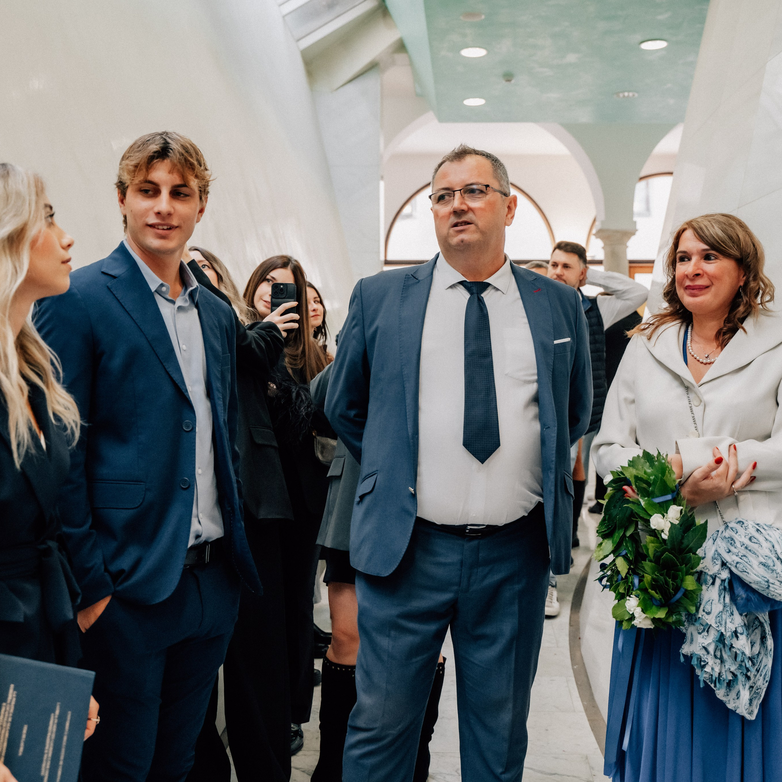 Auguri Dottoressa Bichis!. Luximagepro.com