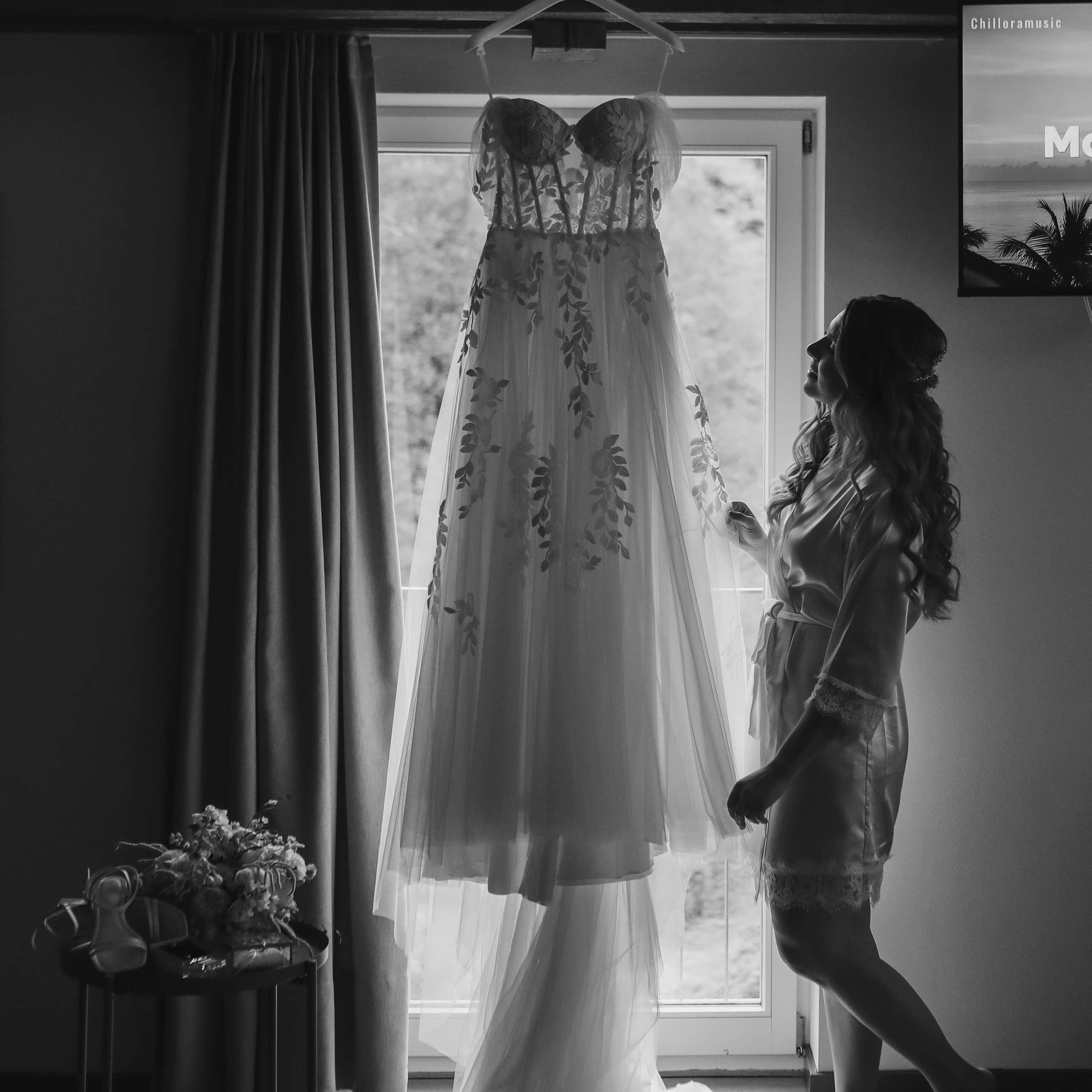 Brautpaar vor dem Schlösschen Limburgerhof – romantische Hochzeitsfotos Pfalz