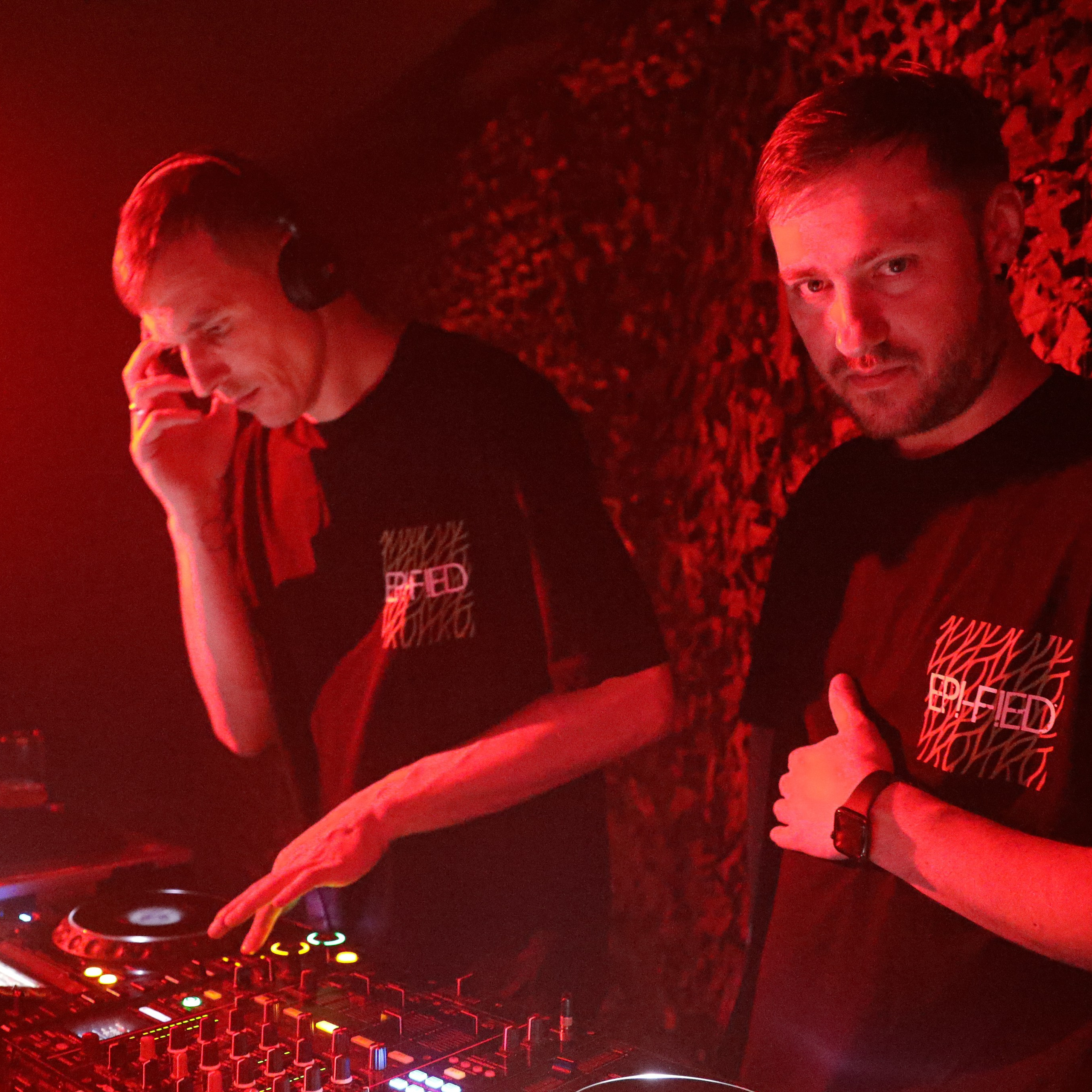 Music Event Photography — Live Shows & Behind the Scenes. Lifestyle & Documentary Photography in Bristol, Bath & London — def0cused