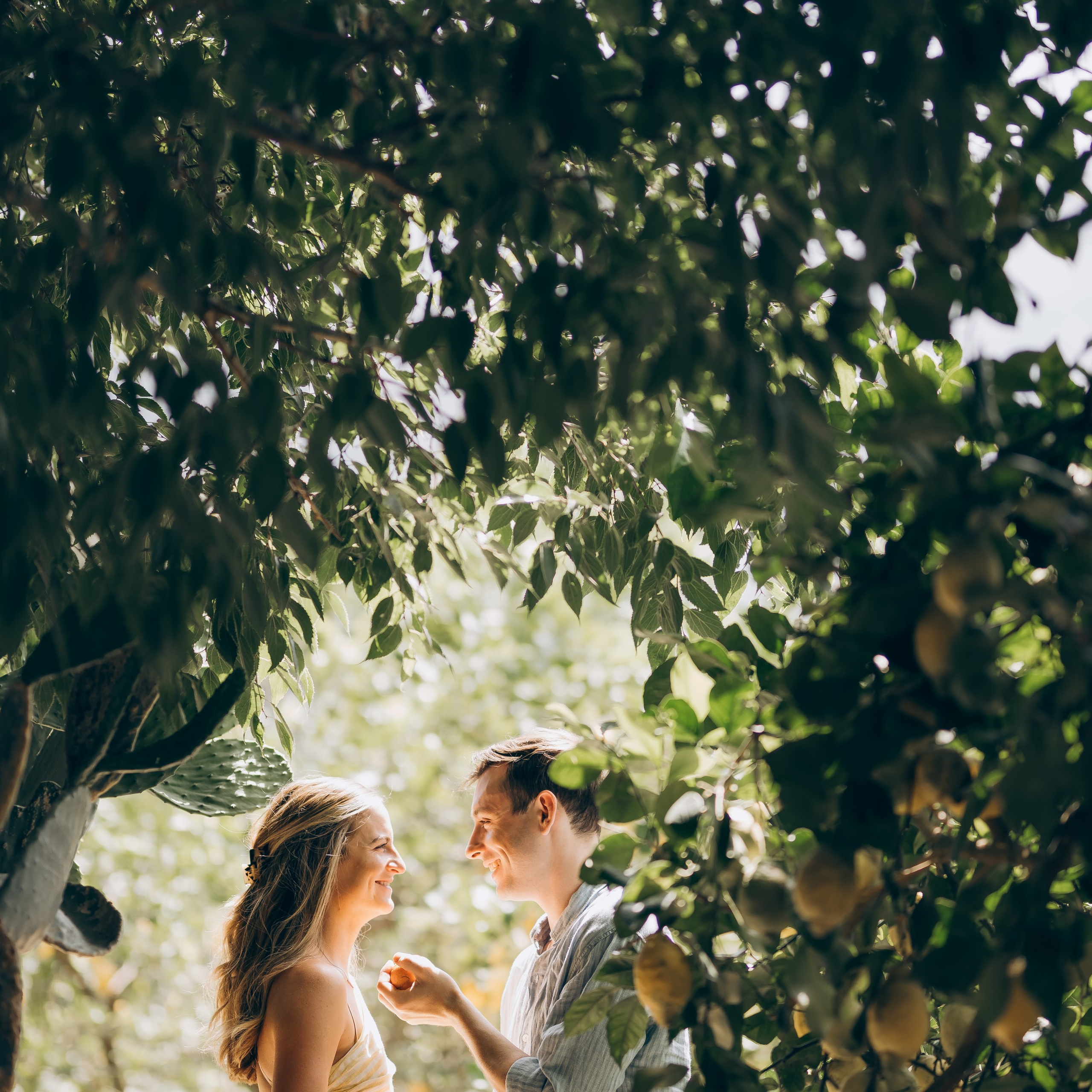 Relaxed Couple Session in Mallorca — Citrus Fields & Seaside