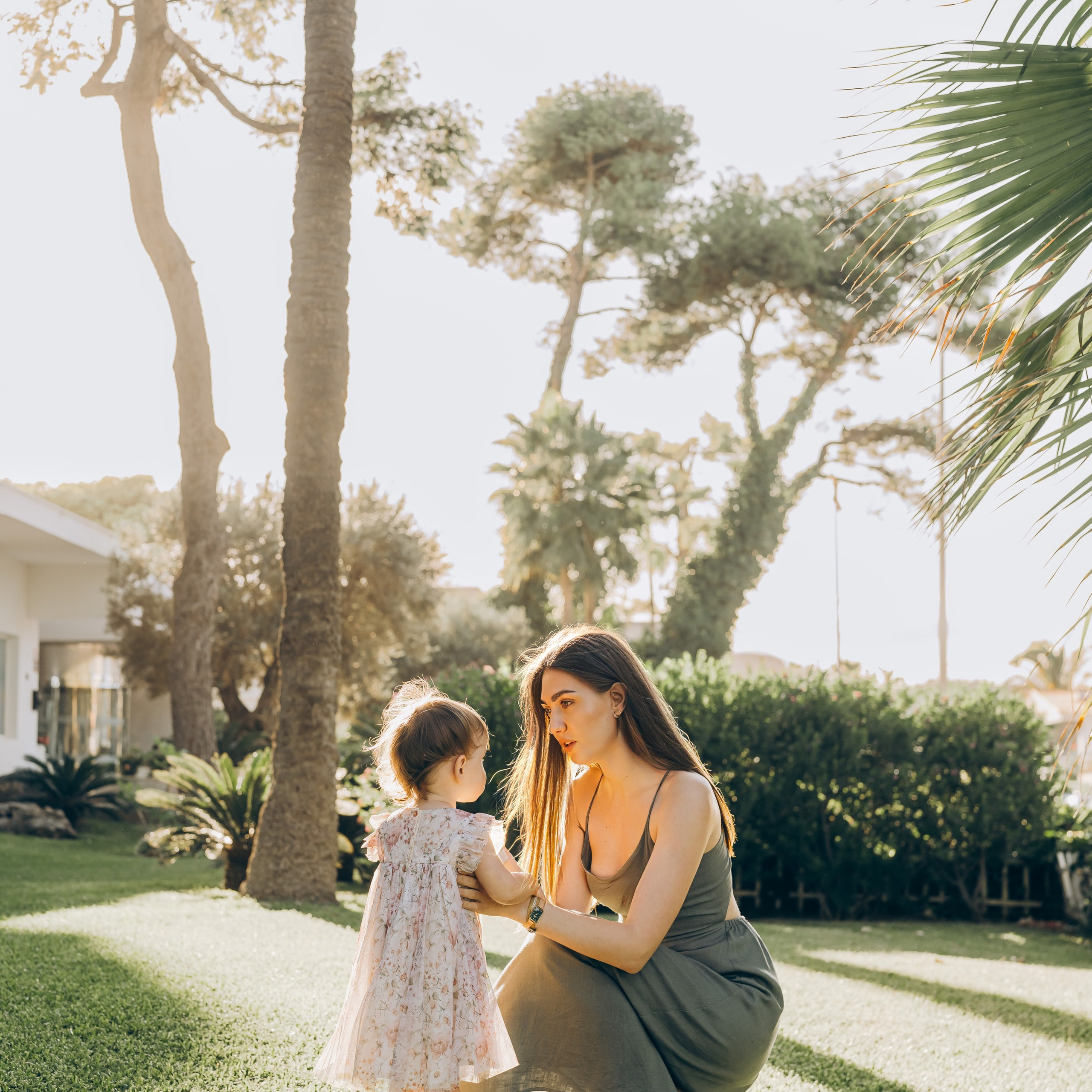 Sophisticated Tanya with her daughter and husband.