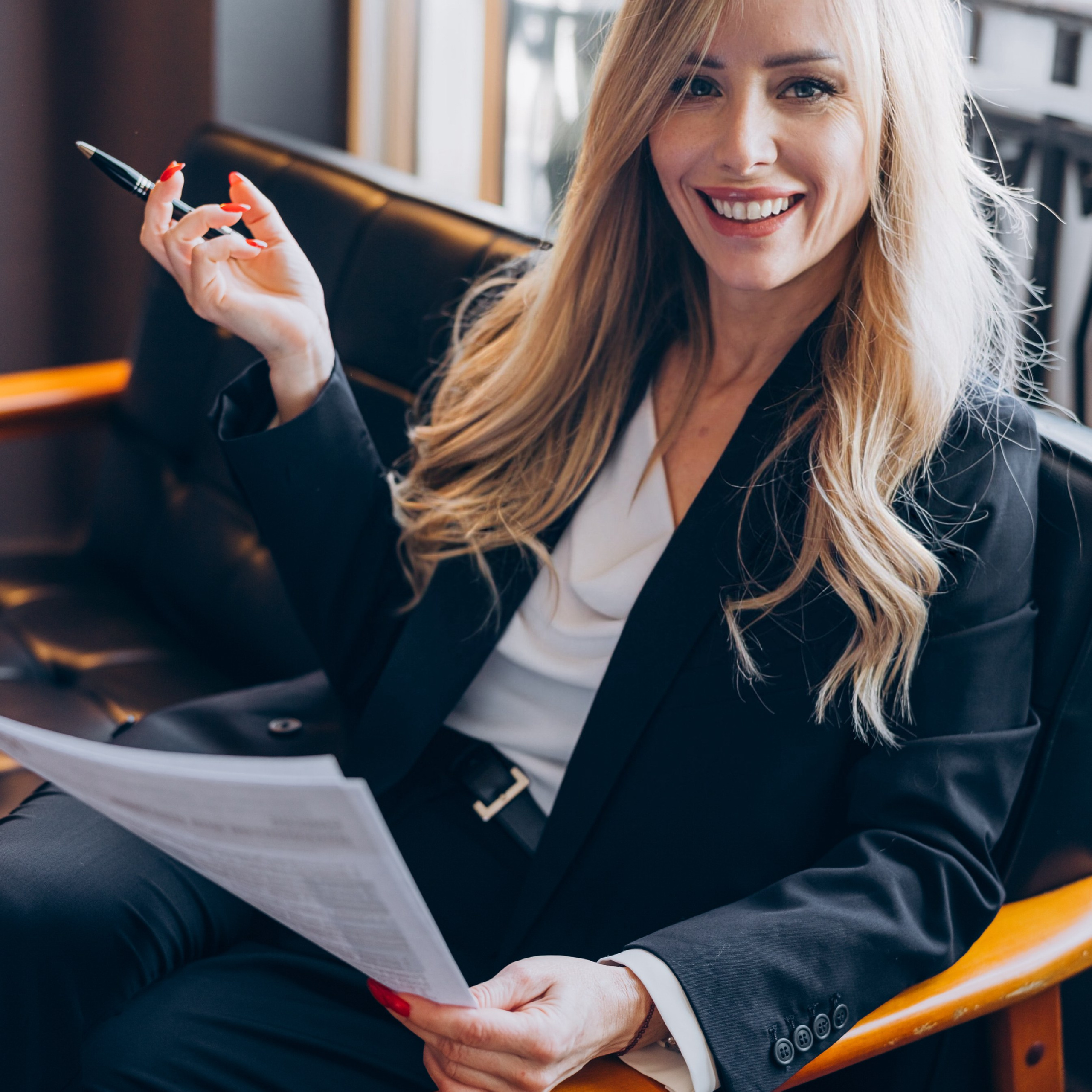 Real estate agent Liusy