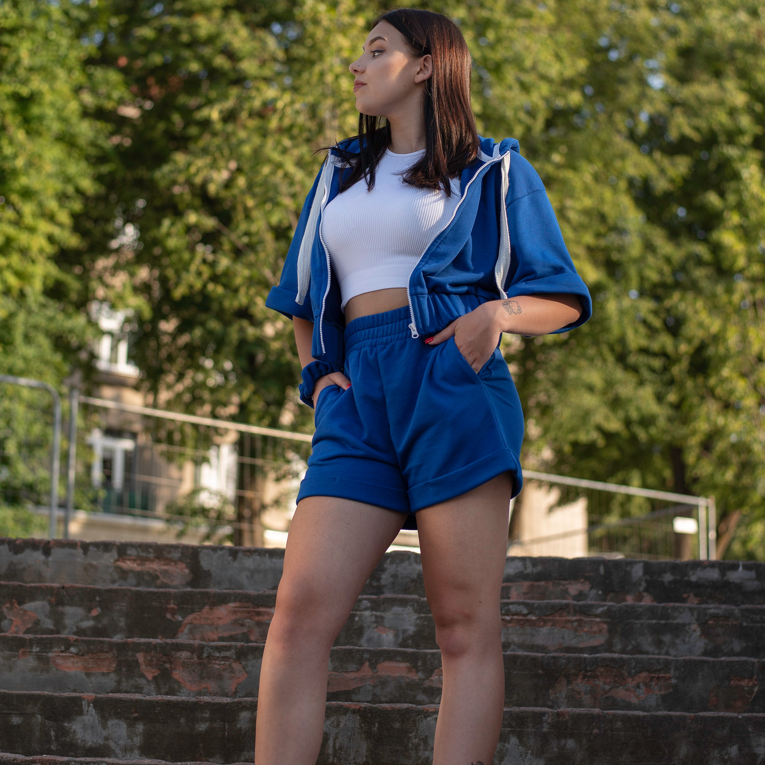 Sera drabužiai. Savas vestuvių fotografas