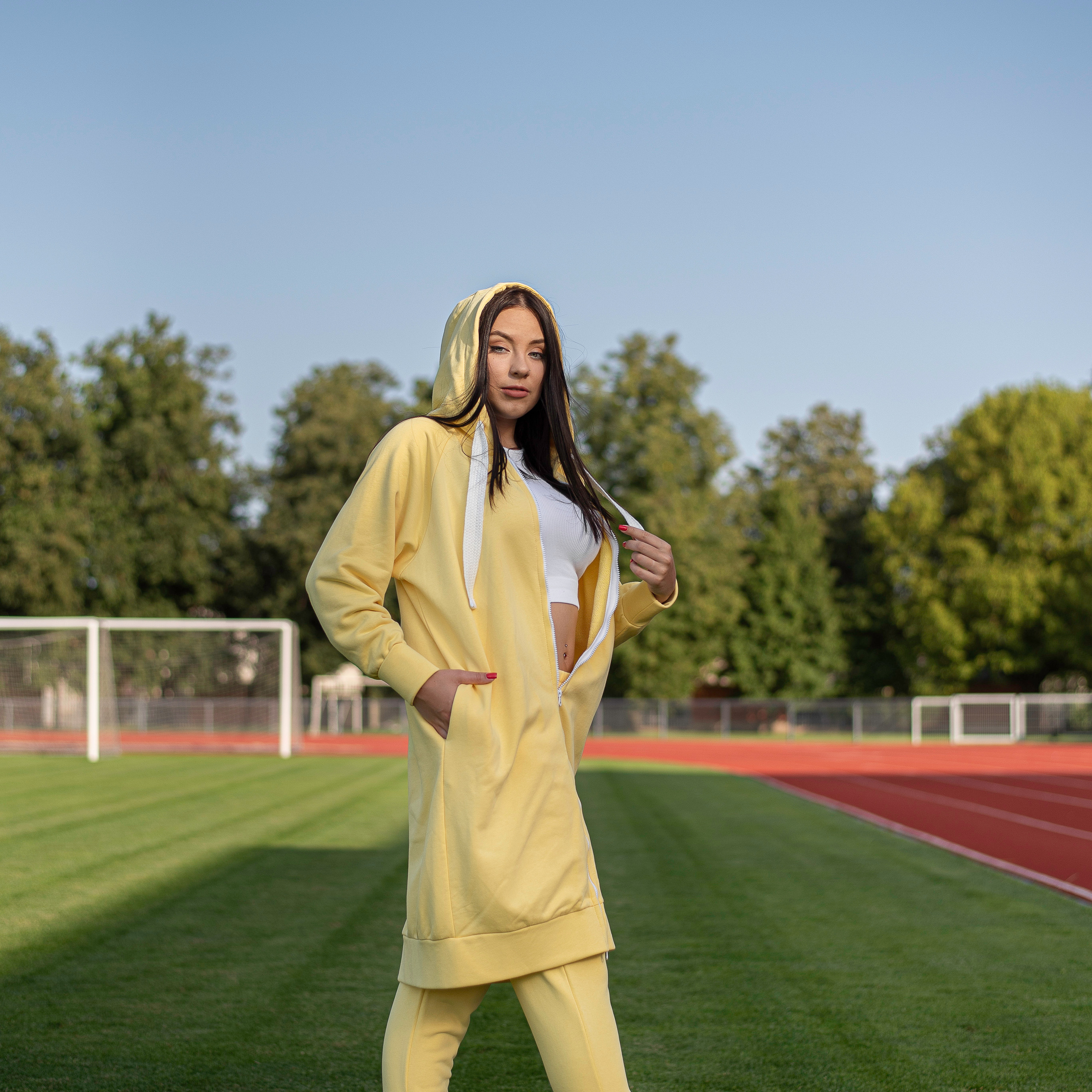 Sera drabužiai. Savas vestuvių fotografas