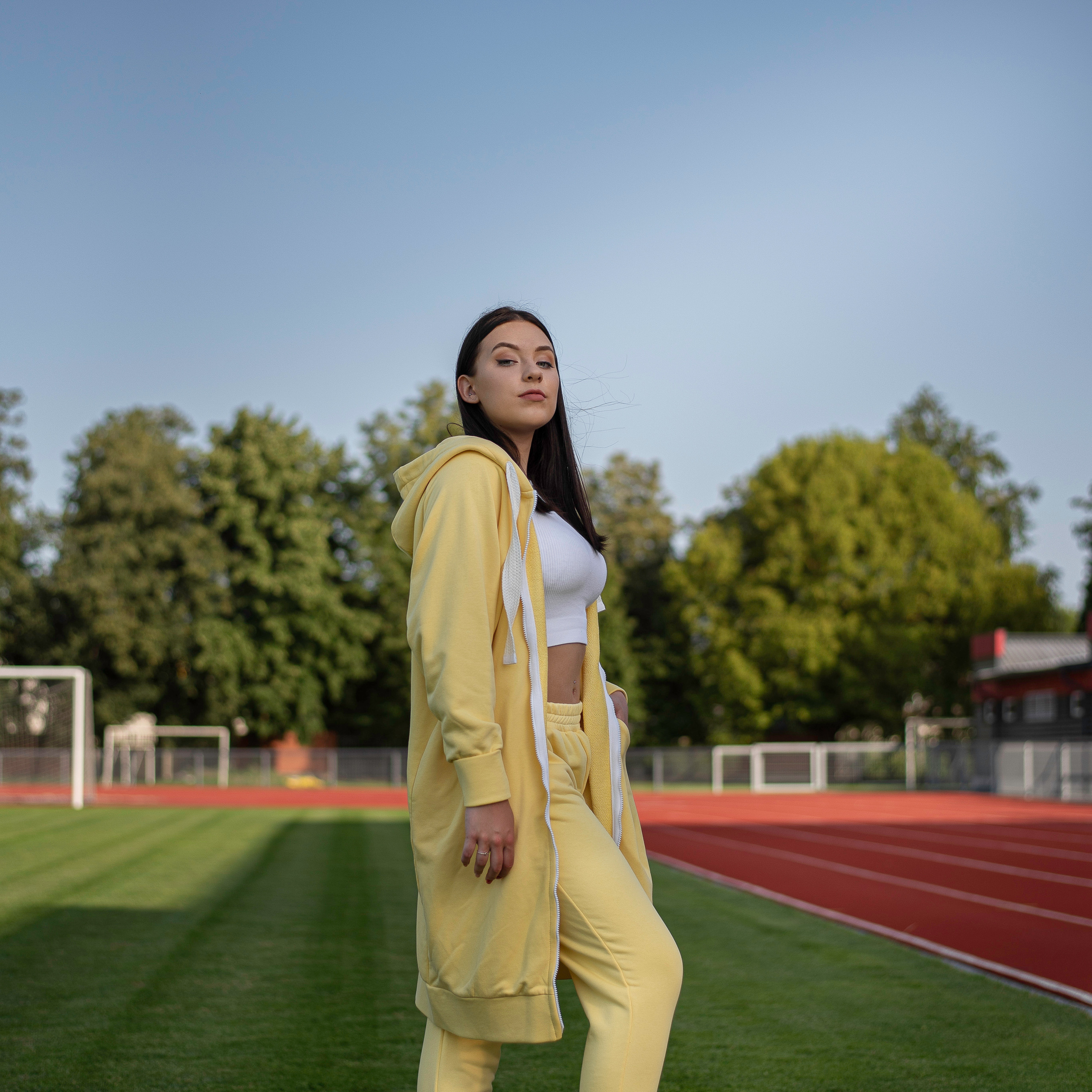 Sera drabužiai. Savas vestuvių fotografas