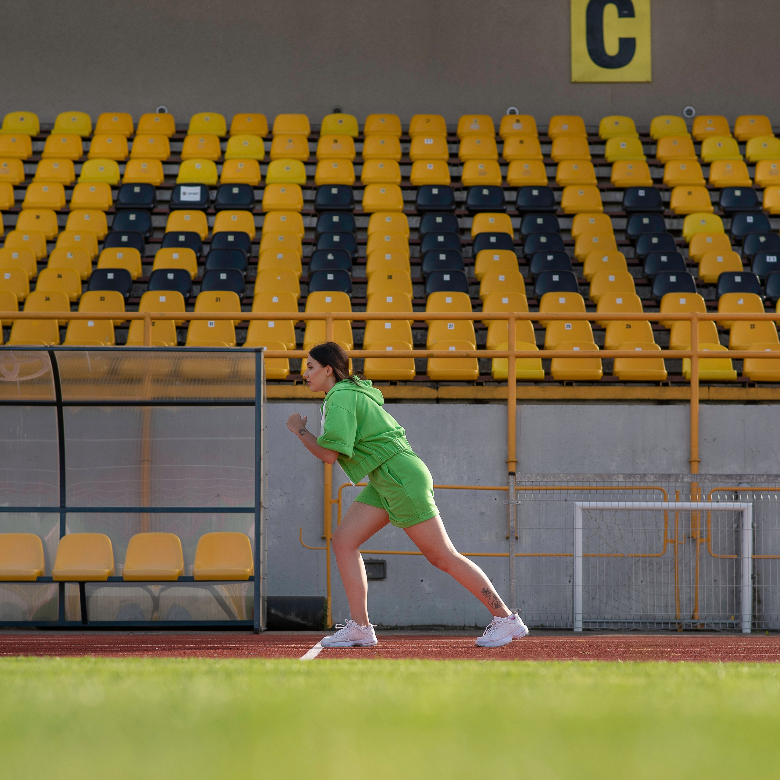 Sera drabužiai. Savas vestuvių fotografas