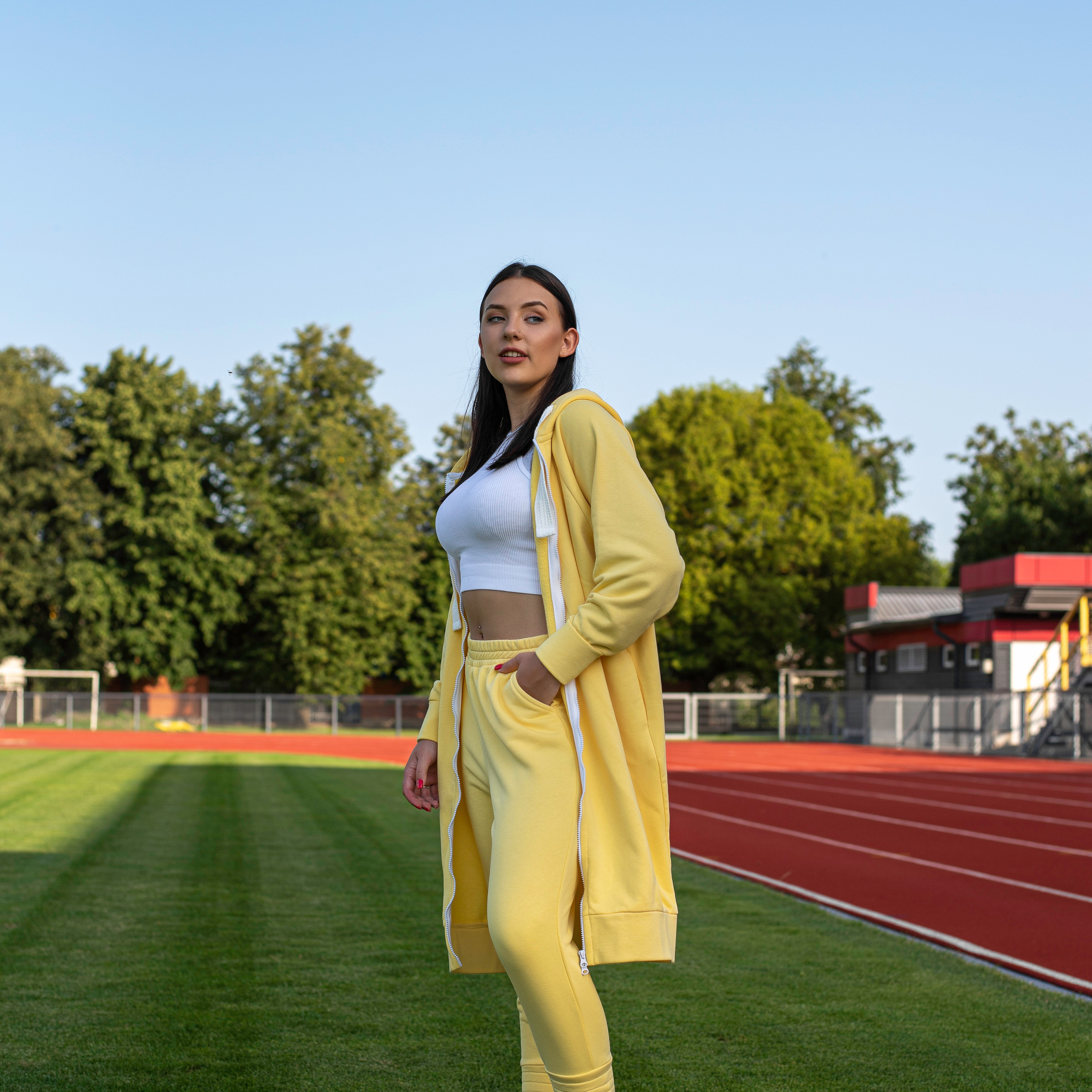 Sera drabužiai. Savas vestuvių fotografas