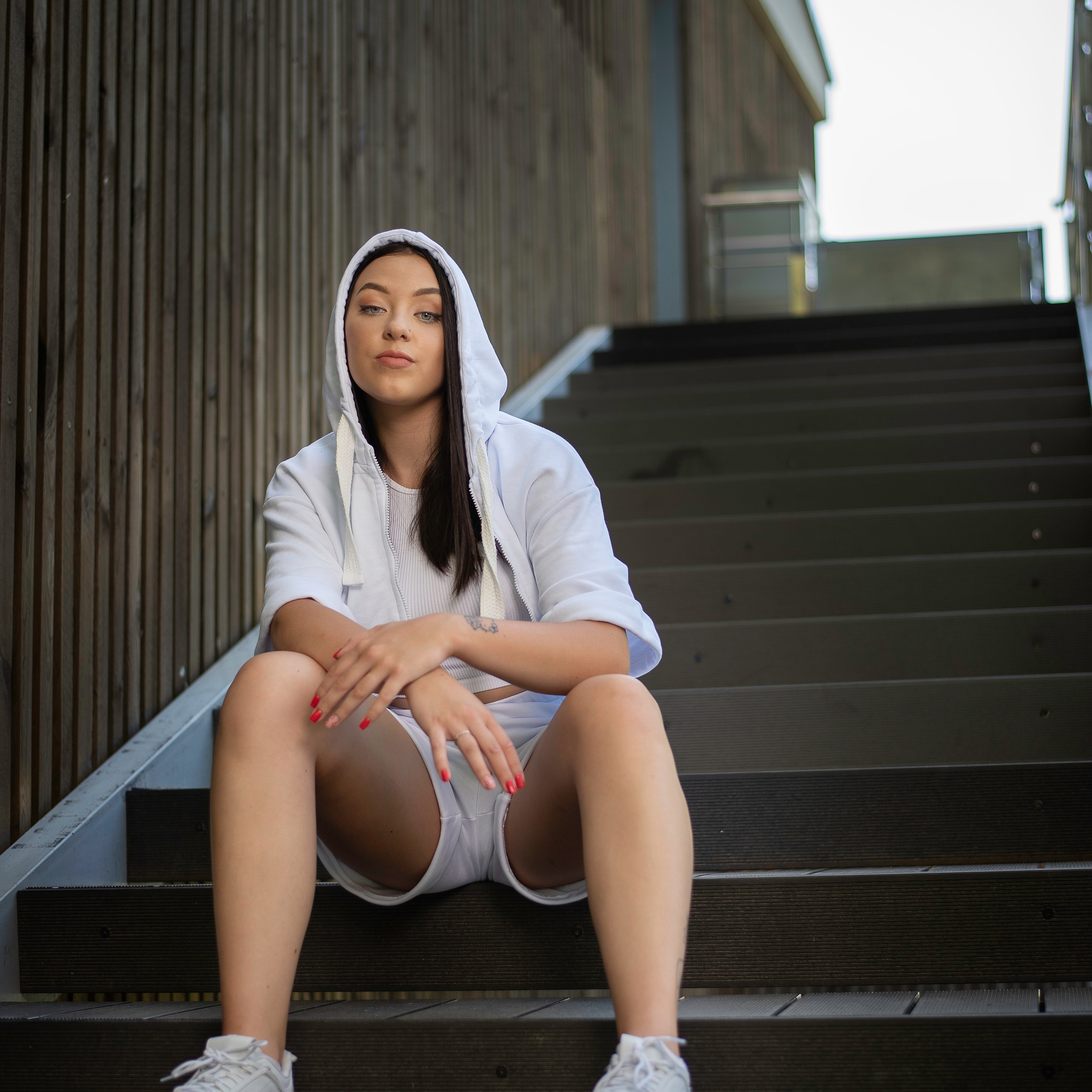 Sera drabužiai. Savas vestuvių fotografas