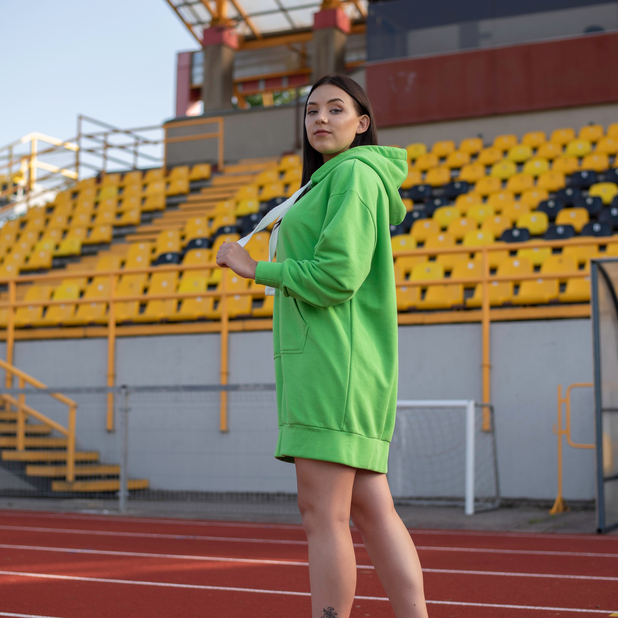 Sera drabužiai. Savas vestuvių fotografas