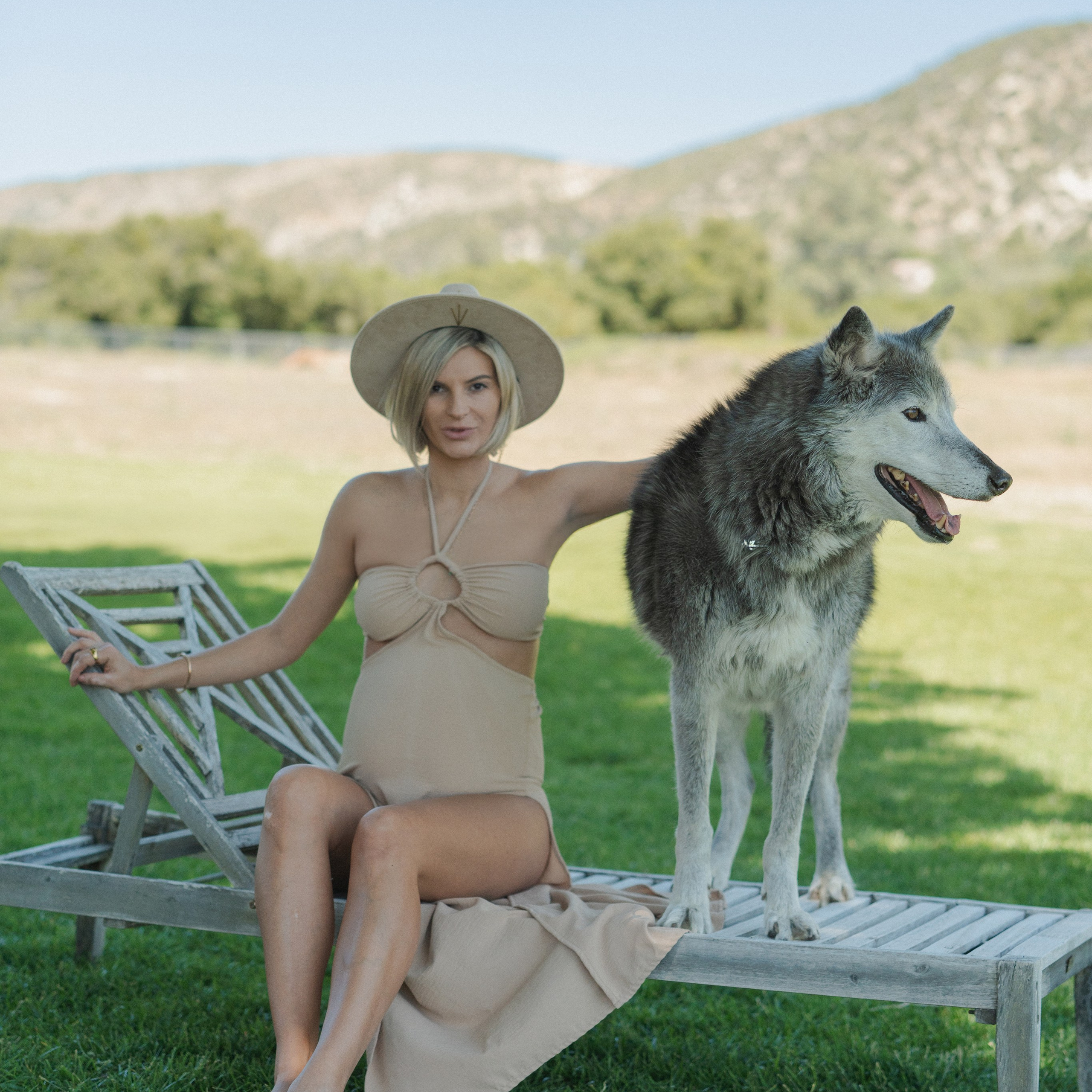 Kristina and Baby Wolf. Pregnancy Photoshoot