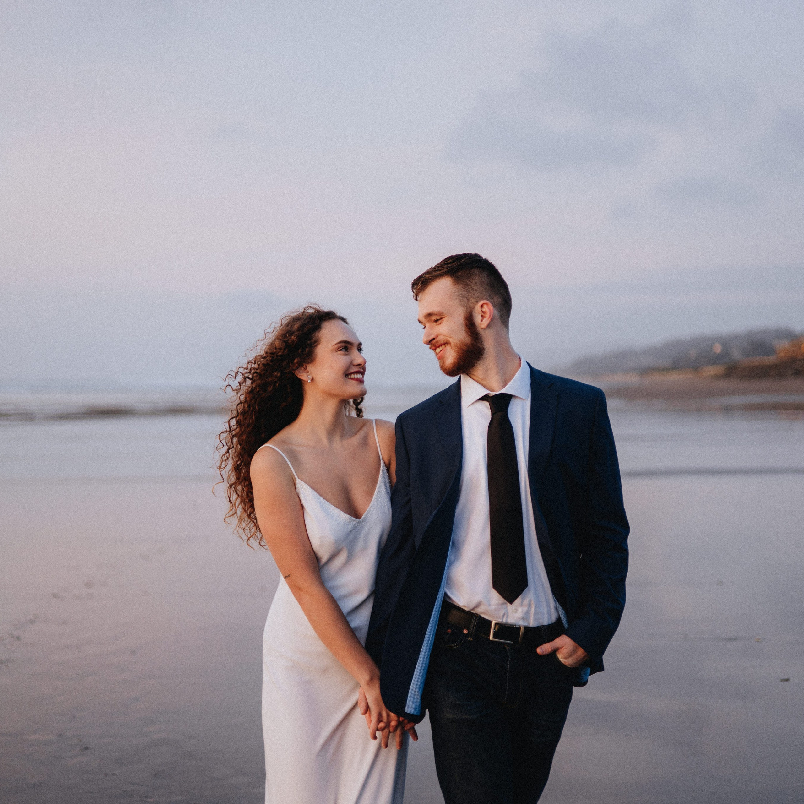 Wedding Photographer Reviews in Oregon & WA | Georgy Shishkin. Portland Wedding Photographer | Authentic PNW Love Stories