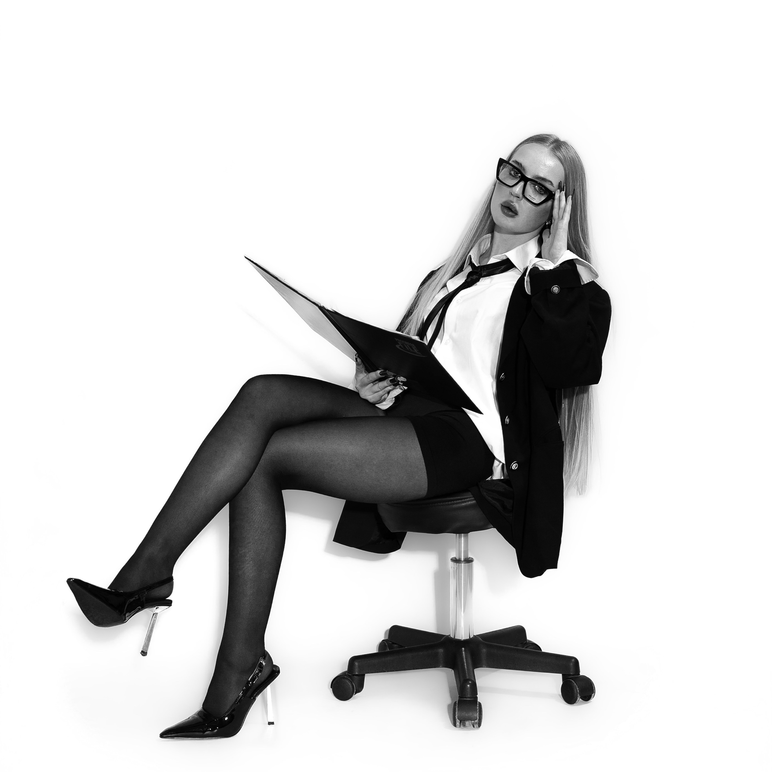 Page. Women’s photographer in Coventry, UK. Boudoir and portraits are my focus; I also capture couples, mini weddings, maternity & newborns