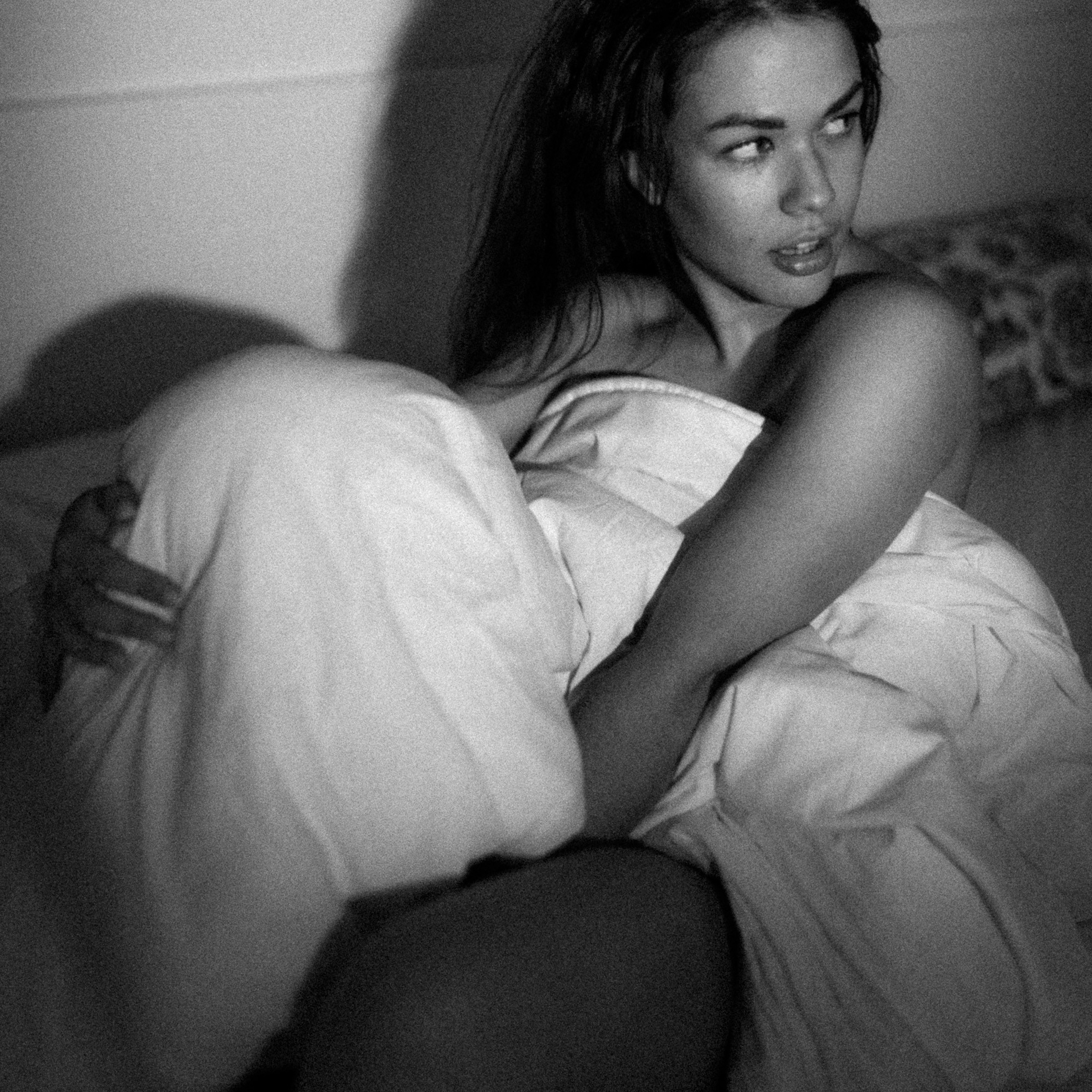 Boudoirkuvaus kotona -kuin tarina
