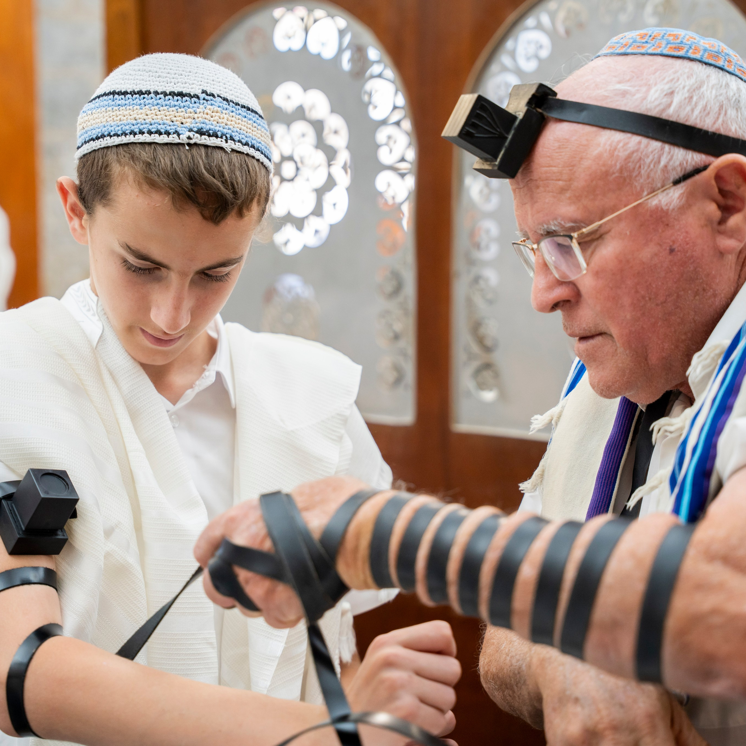 הנחת התפילין רפאל לוי