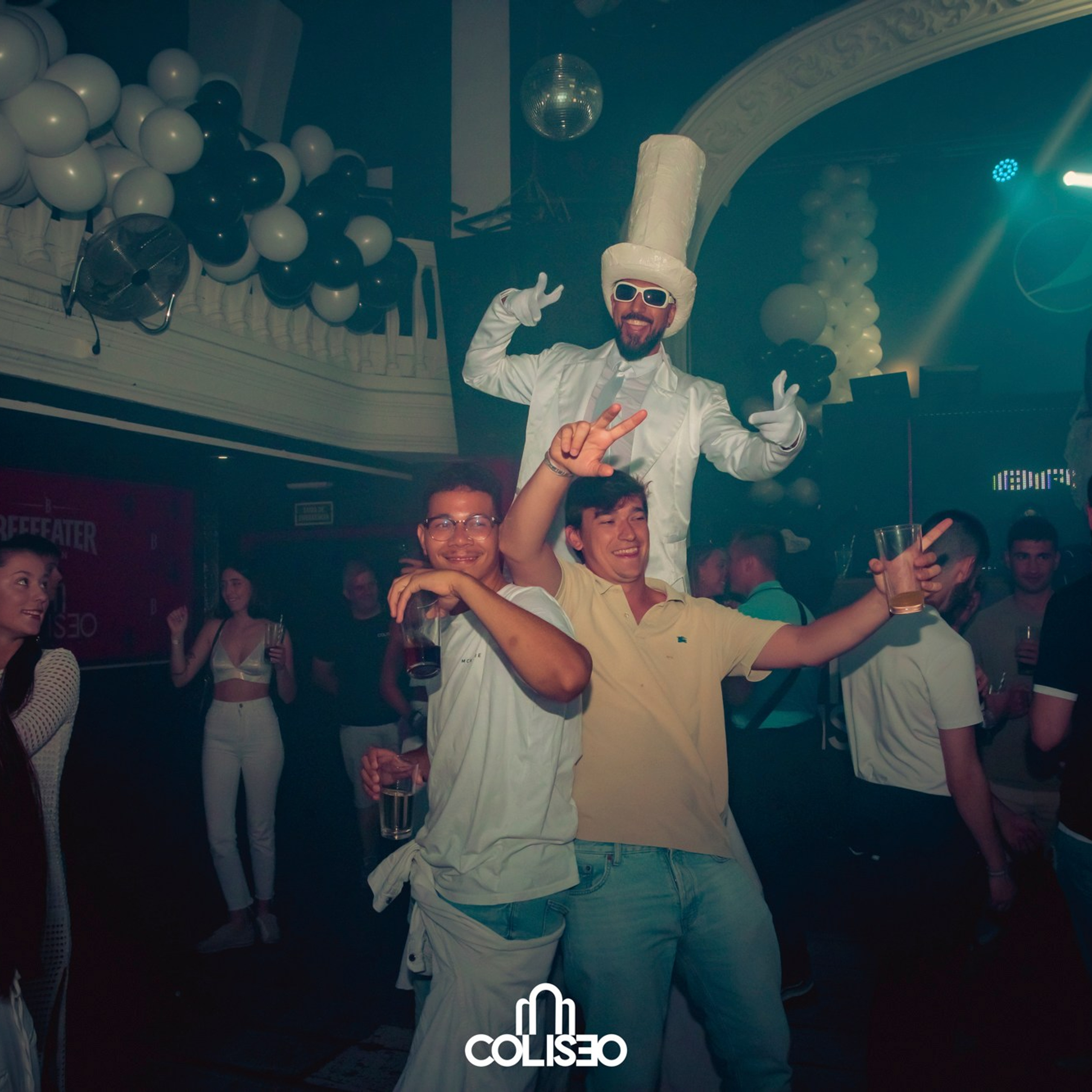 Discoteca Coliseo - Pontedeume. RabelByCris Fotógrafa en Coruña de Eventos, sesiones, mascotas