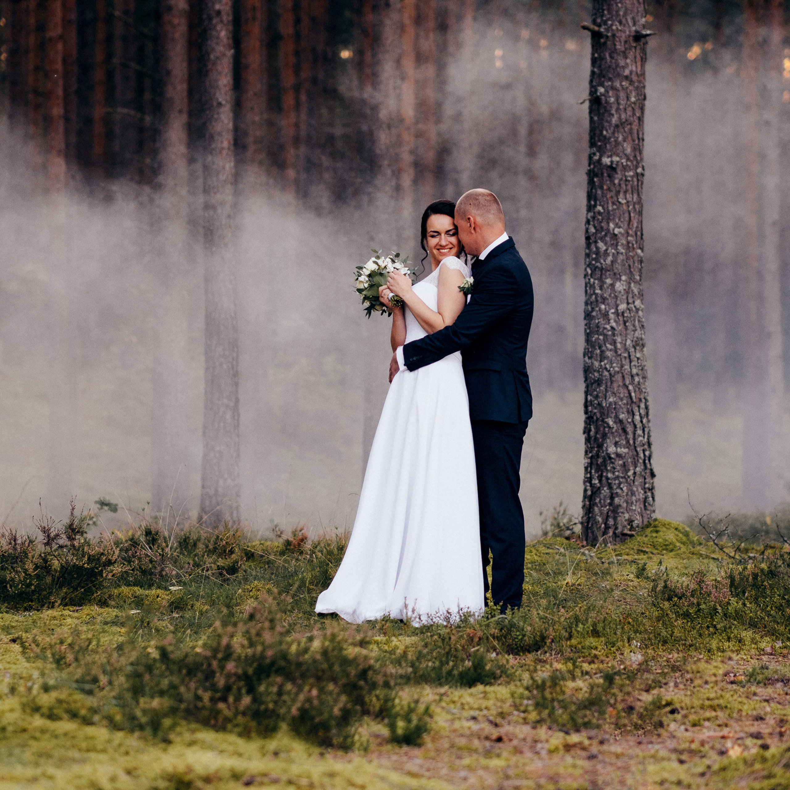 Kāzu fotosesija Jelgavā. Kāzu × Ģimenes notikumu fotografs Edgars Kalniņš