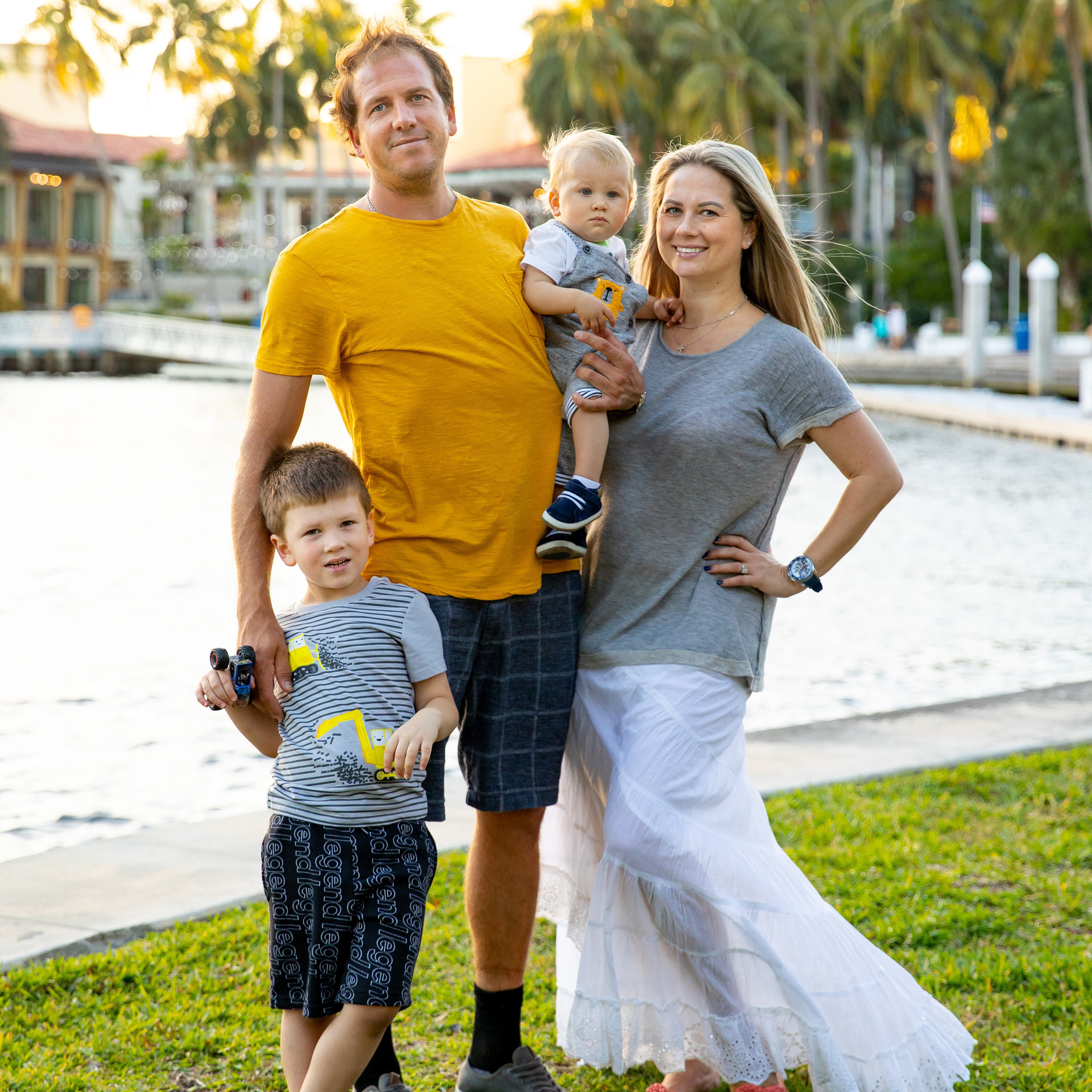 Review best photographers Miami. Miami Family and Event Photographer