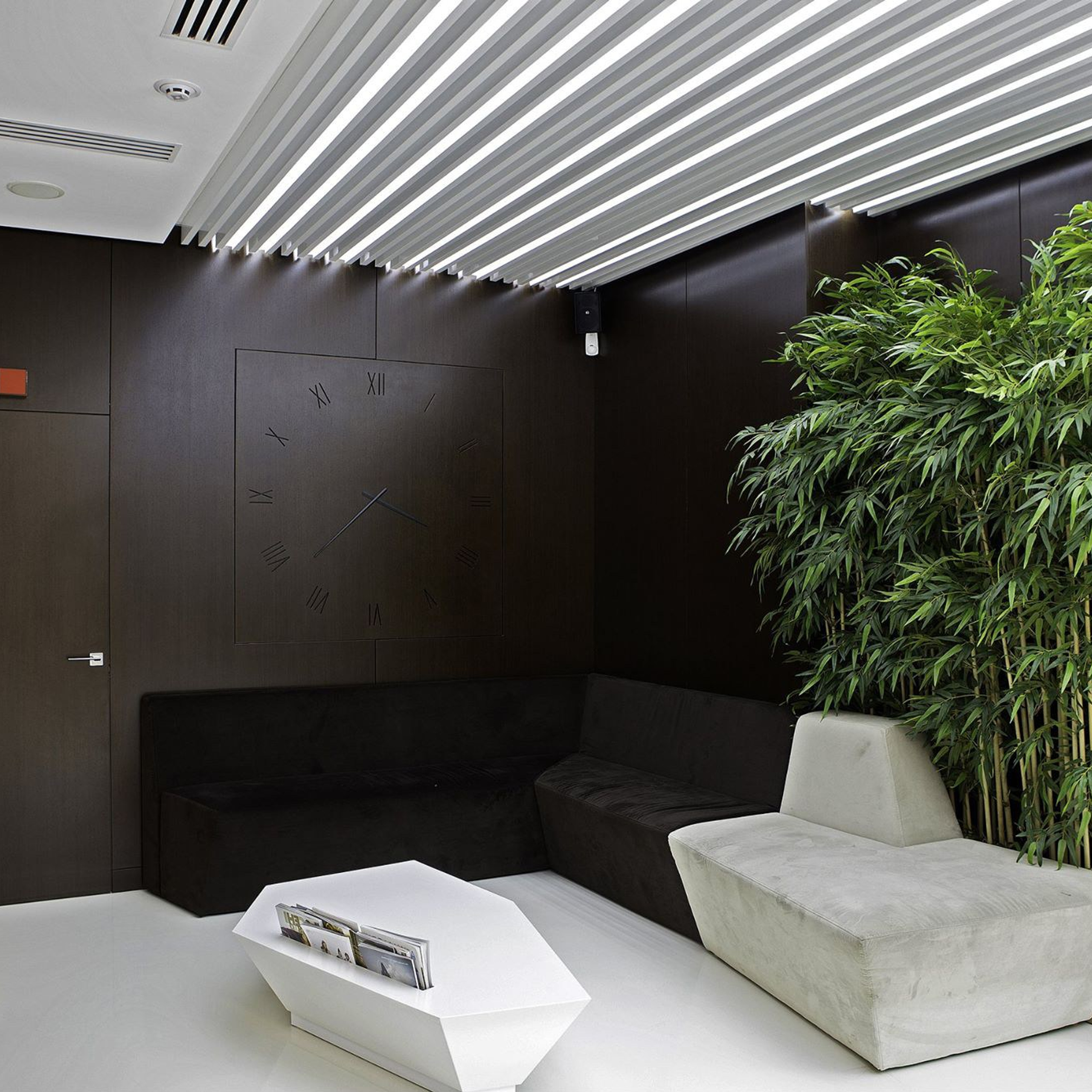 INTERIOR |3|