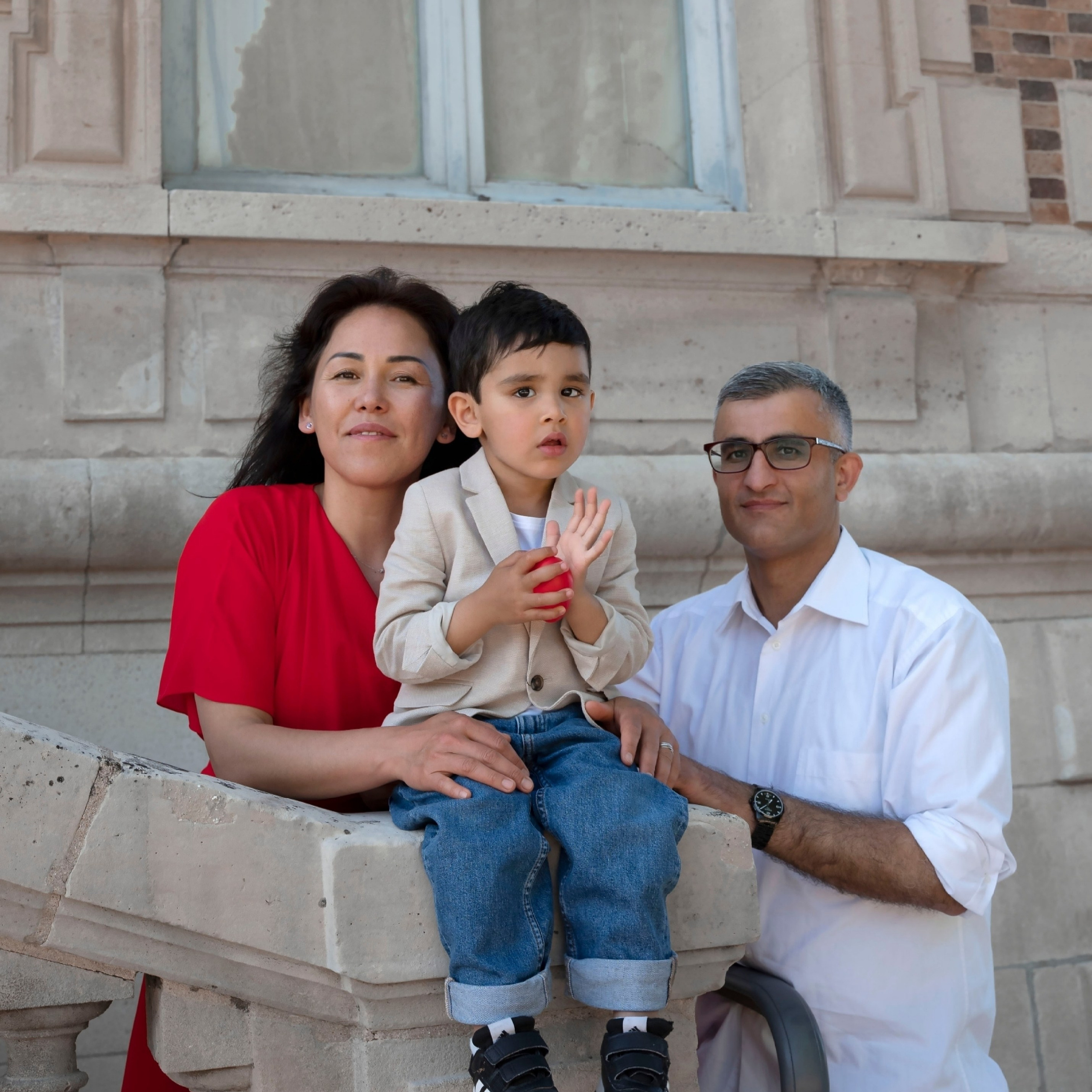 Family photoshoot in Paris