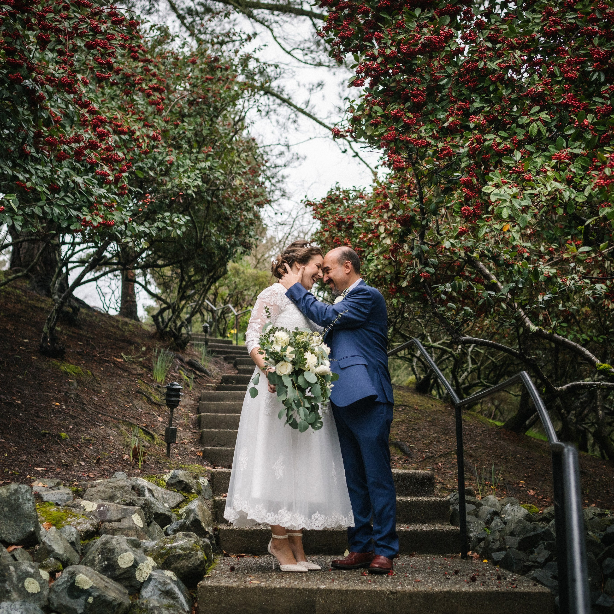 Reviews. Portraits and photojournalistic photograph