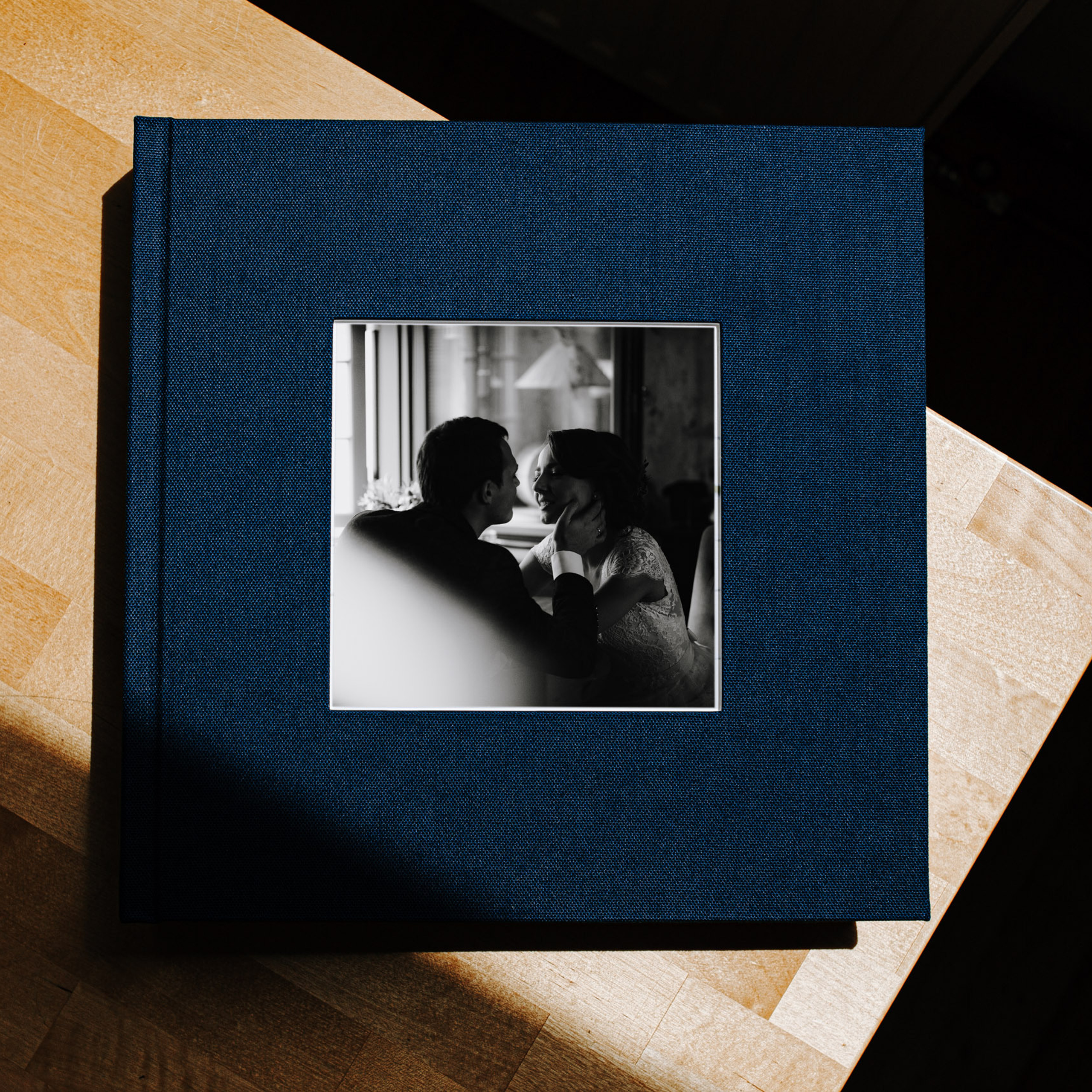 KĀZU FOTO GRĀMATAS UN ĢIMENES ALBŪMI