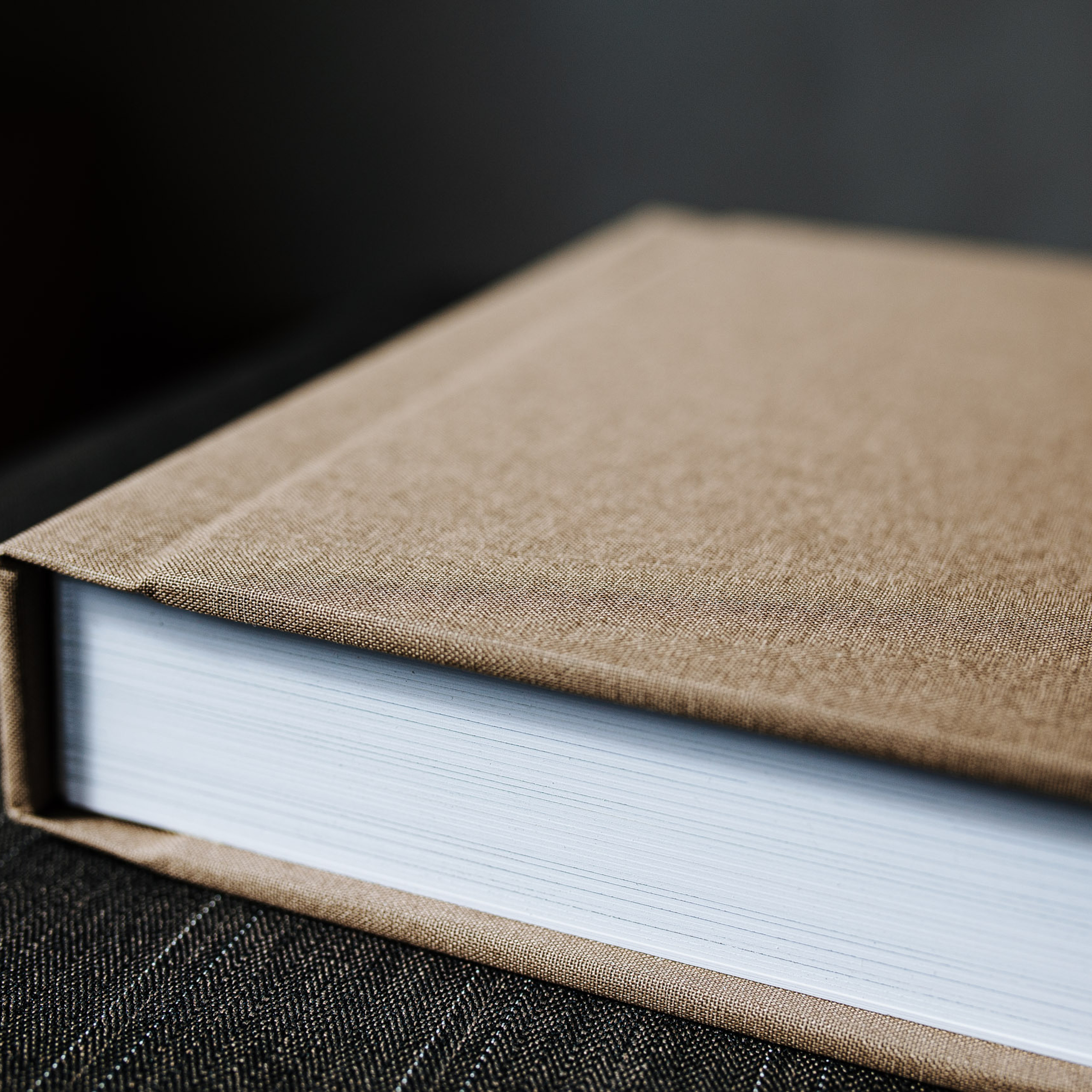 KĀZU FOTO GRĀMATAS UN ĢIMENES ALBŪMI