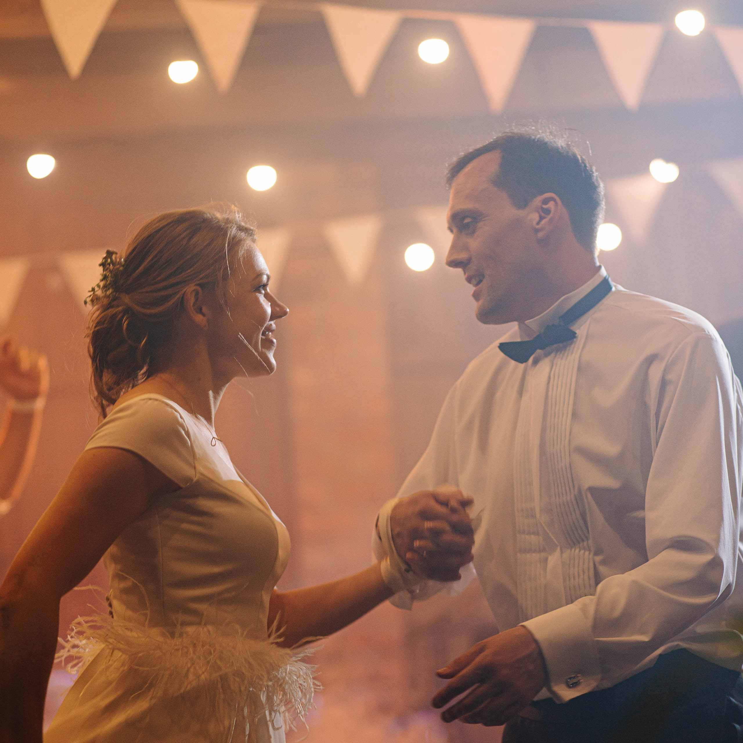 Kāzu svinības Siguldas kalnā, pie dabas viesu namā Kamēlijas