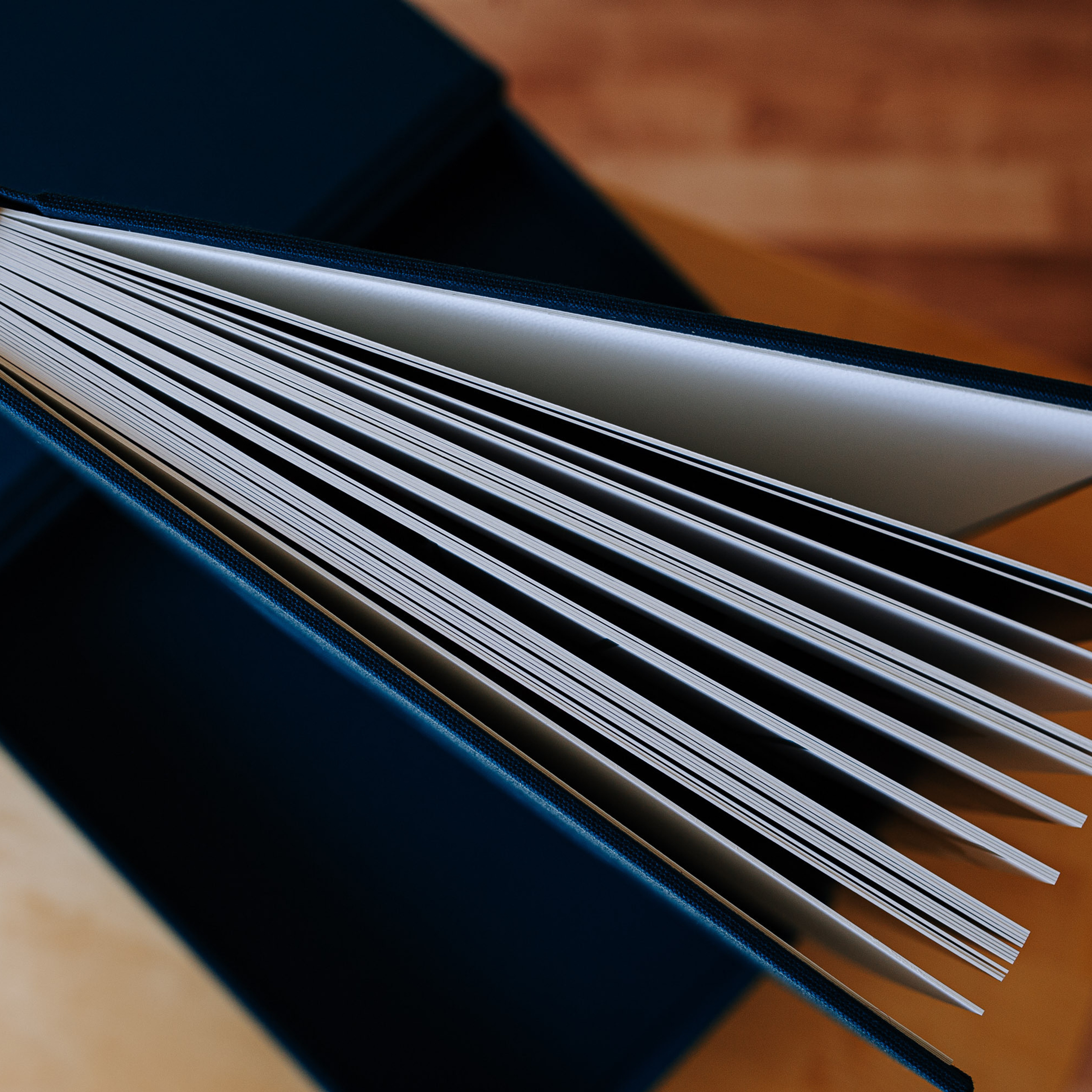 KĀZU FOTO GRĀMATAS UN ĢIMENES ALBŪMI