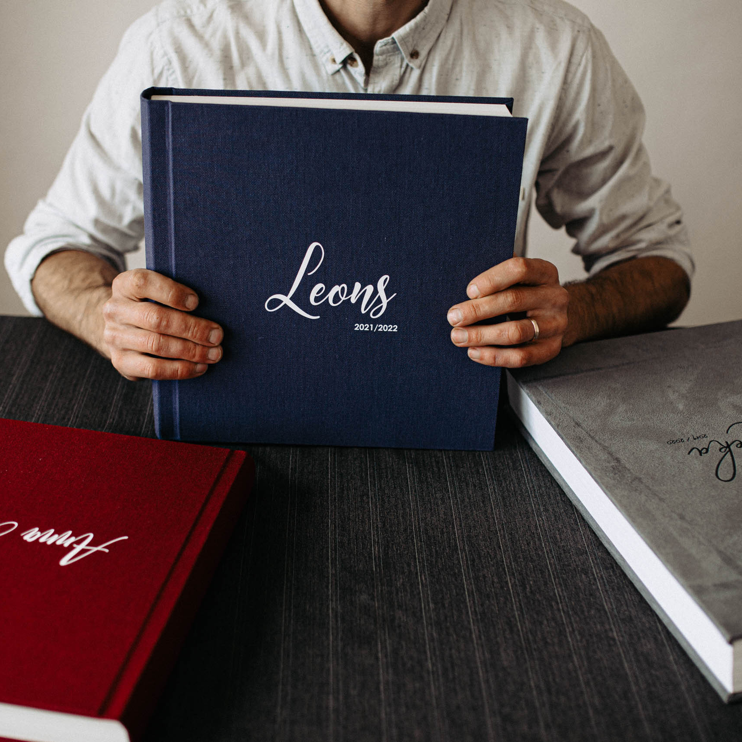 KĀZU FOTO GRĀMATAS UN ĢIMENES ALBŪMI