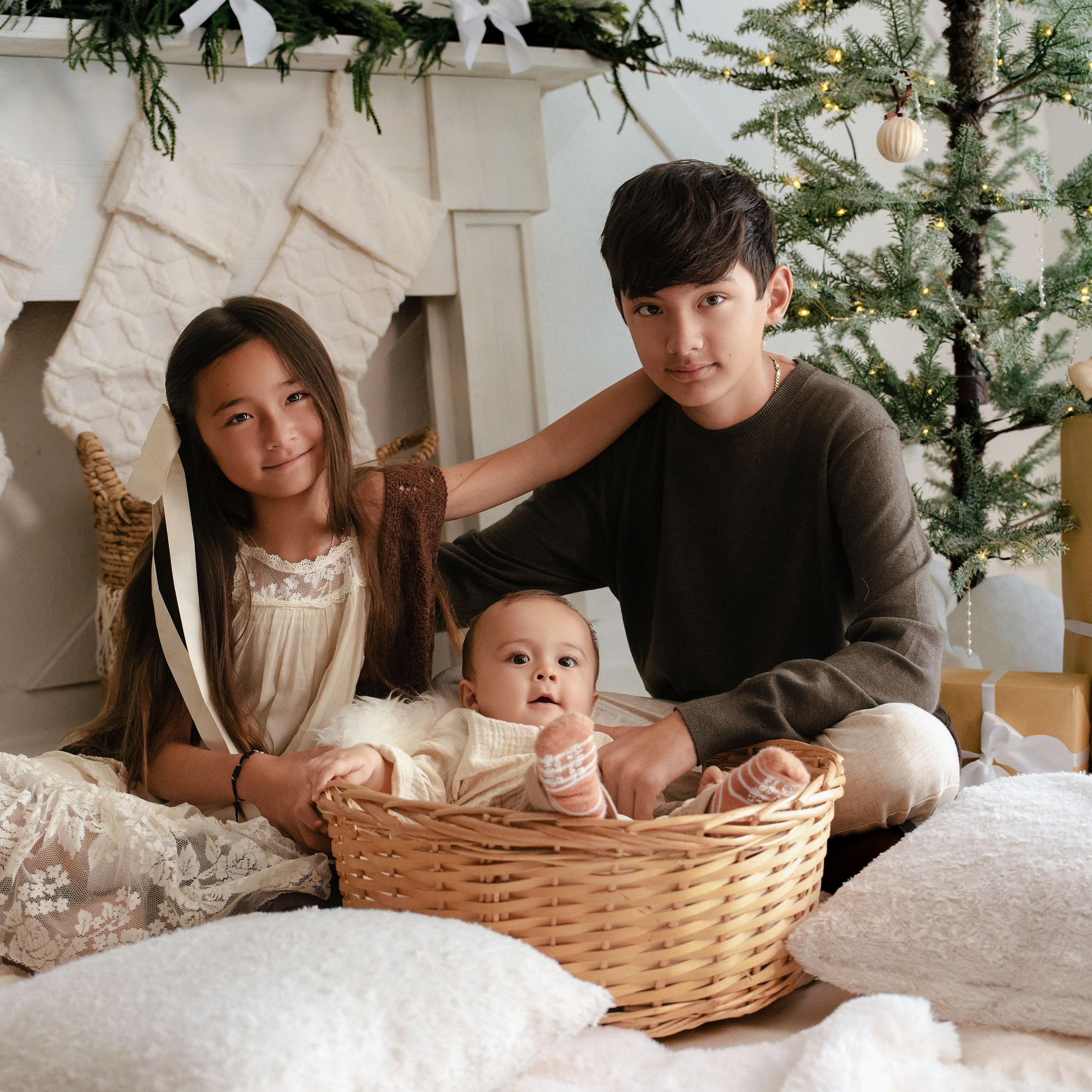 Christmas Studio Mini Sessions — Family Photography in Jacksonville, FL