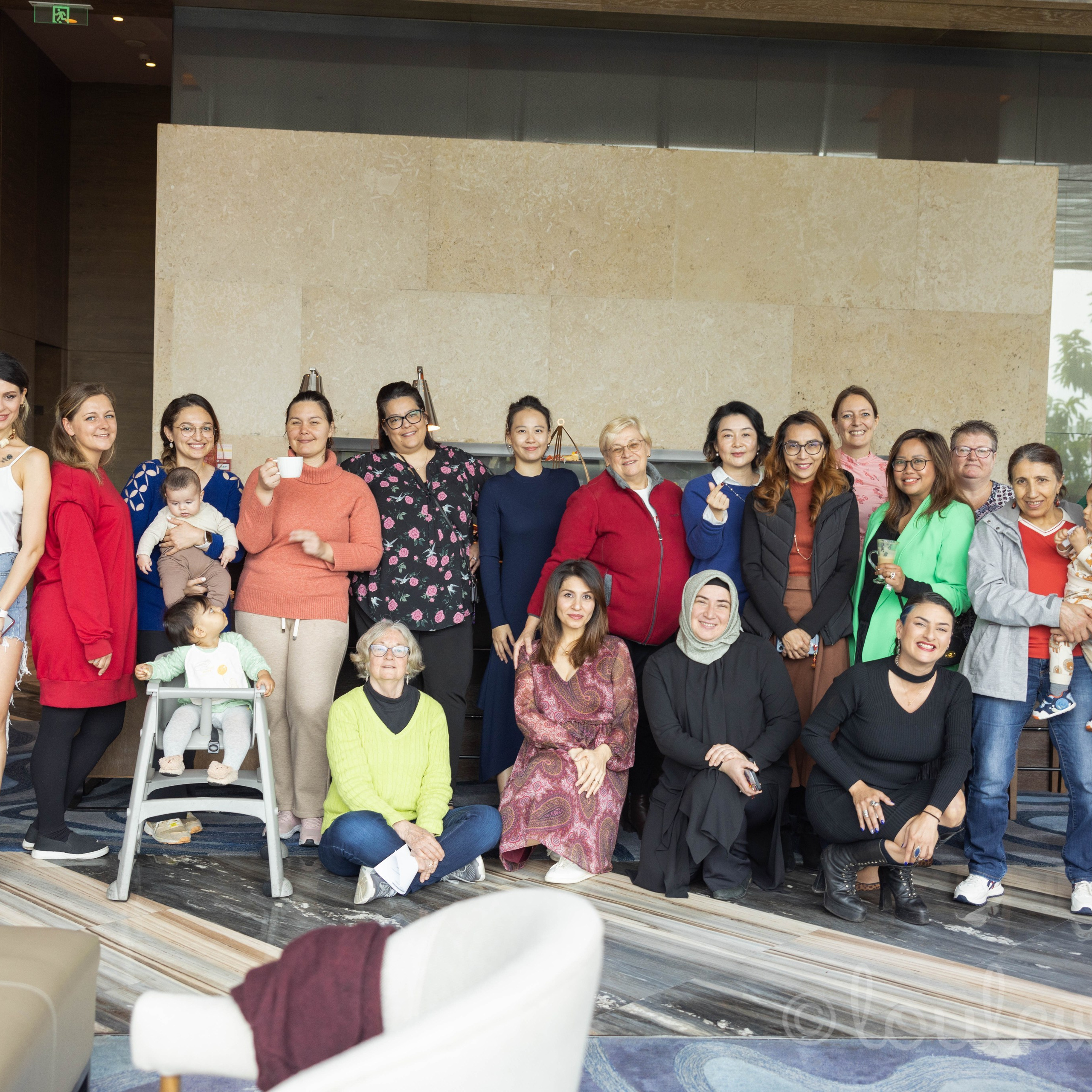 REVIEWS. Louisa Lewis |Shenzhen-based Photographer & Videographer