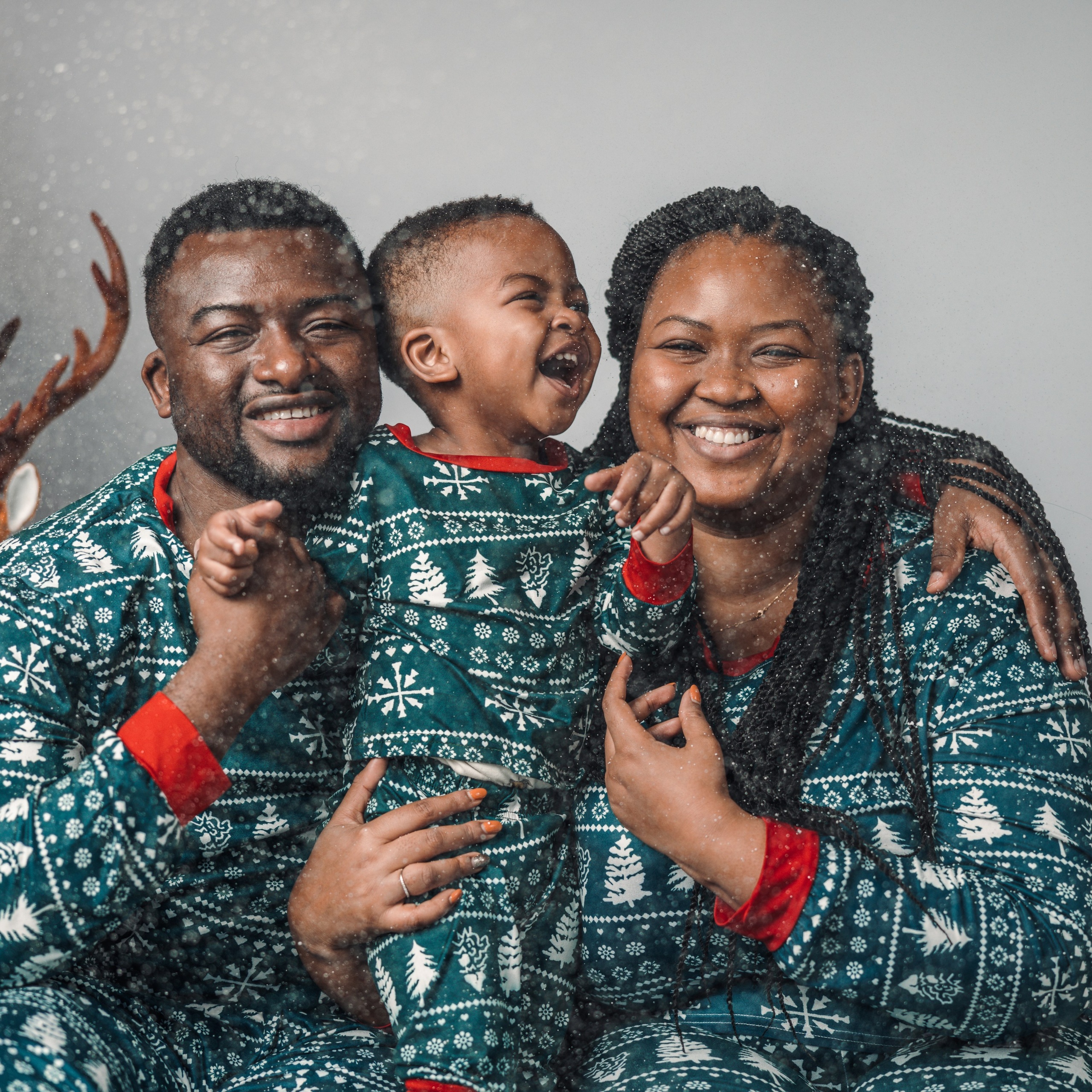 REVIEWS. Louisa Lewis |Shenzhen-based Photographer & Videographer