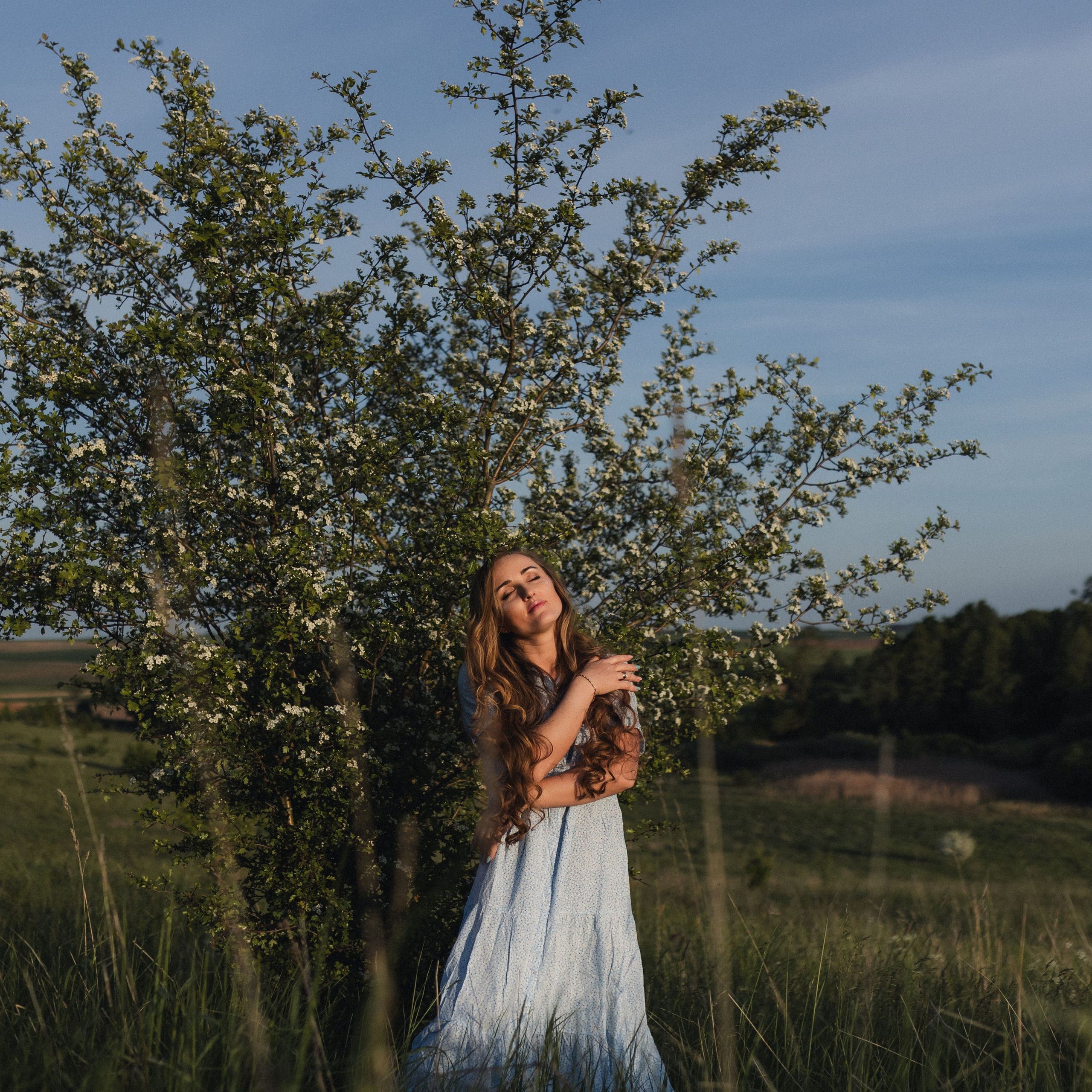 Moteriška fotosesija su&nbsp;Lina besileidžiant saulei