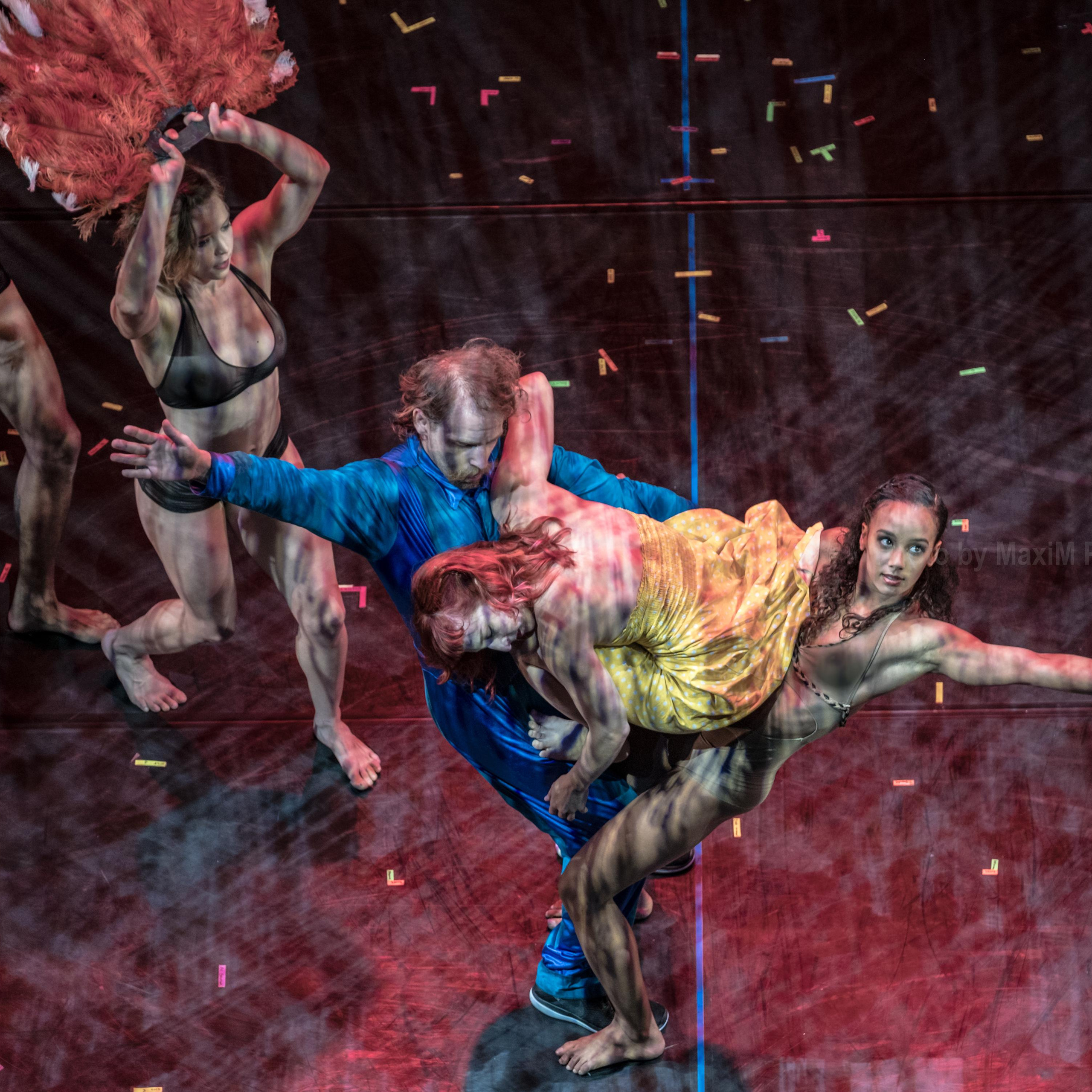 PILOBOLUS. USA.