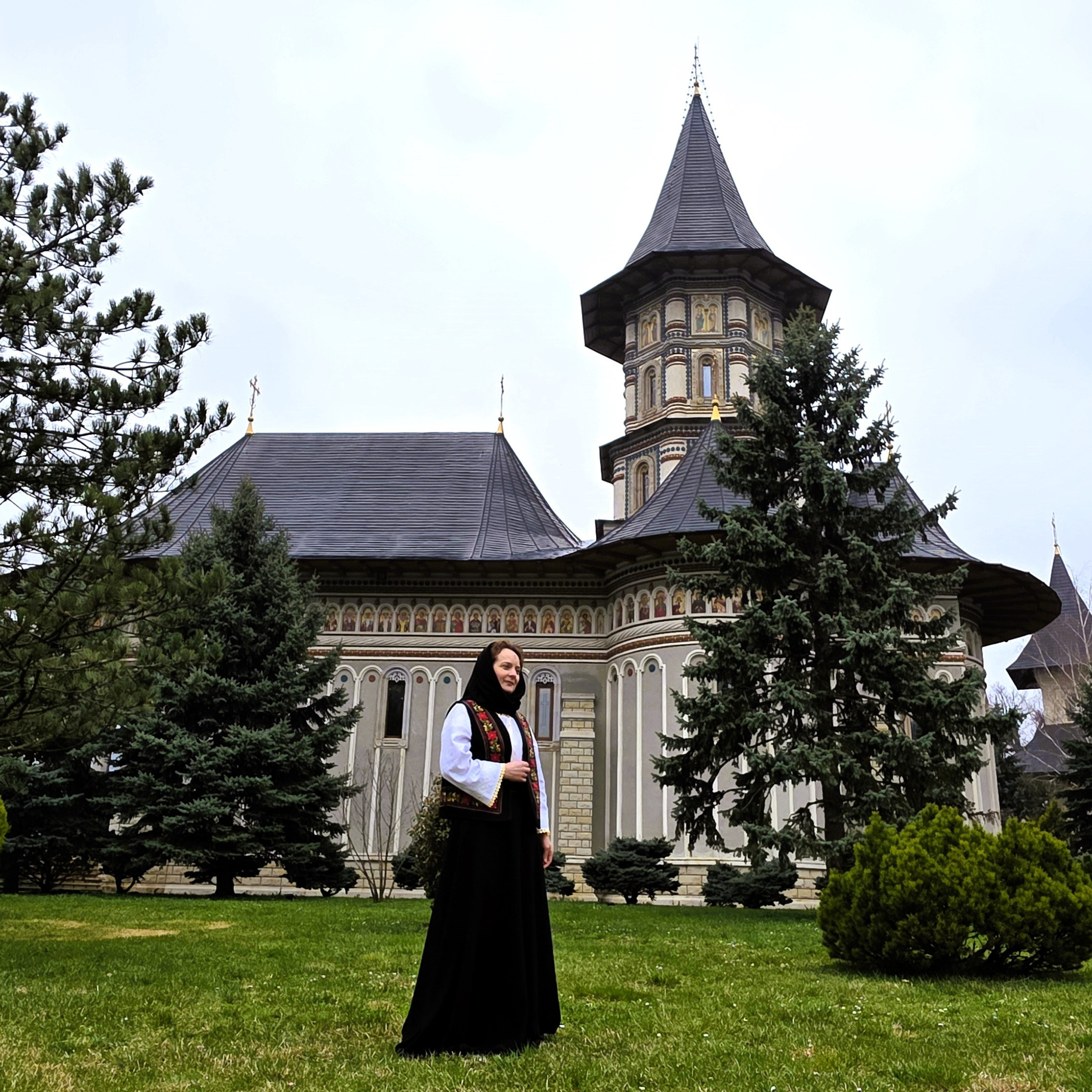 Ioana Turculeț - Pricesnă la&nbsp;Mănăstirea Cămârzani.