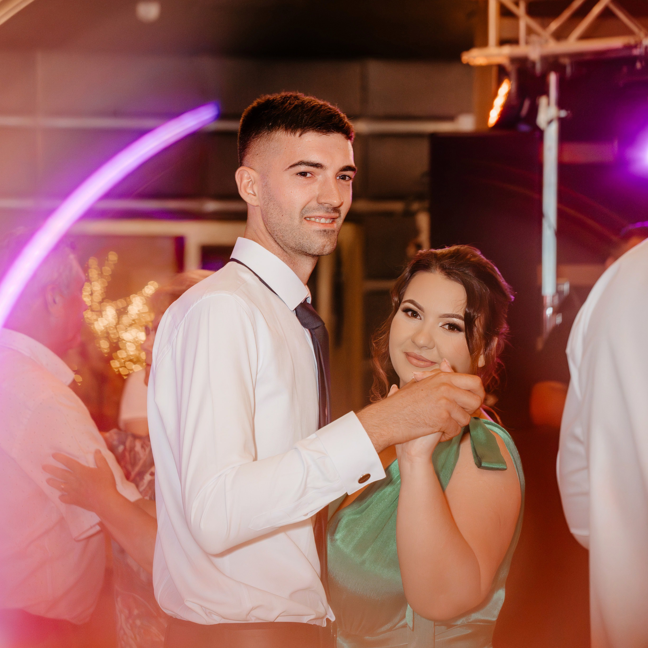 Recenzii. Raw Studio. Fotograful tau de nunta!