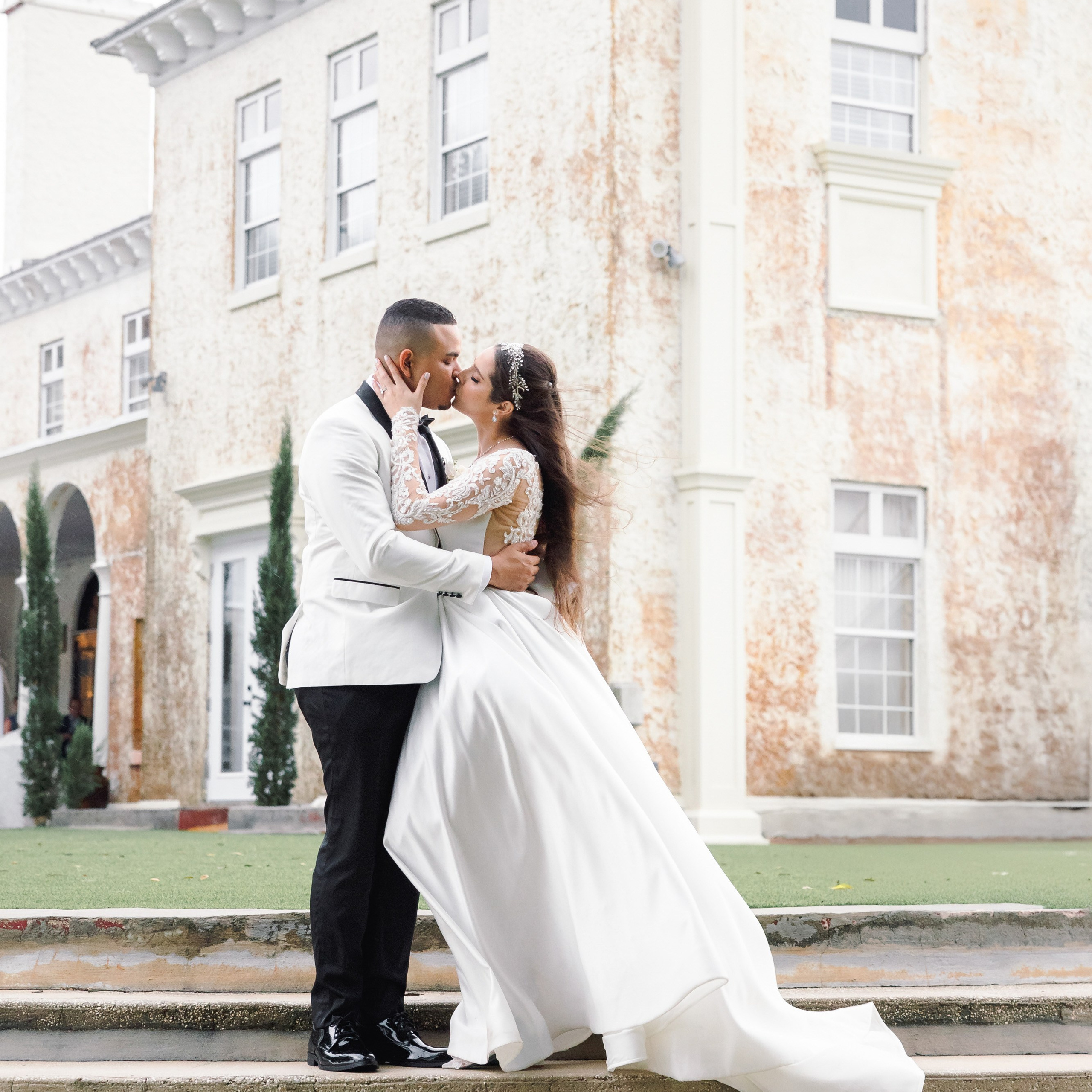 A Rainy-Day Wedding at Bella Cosa