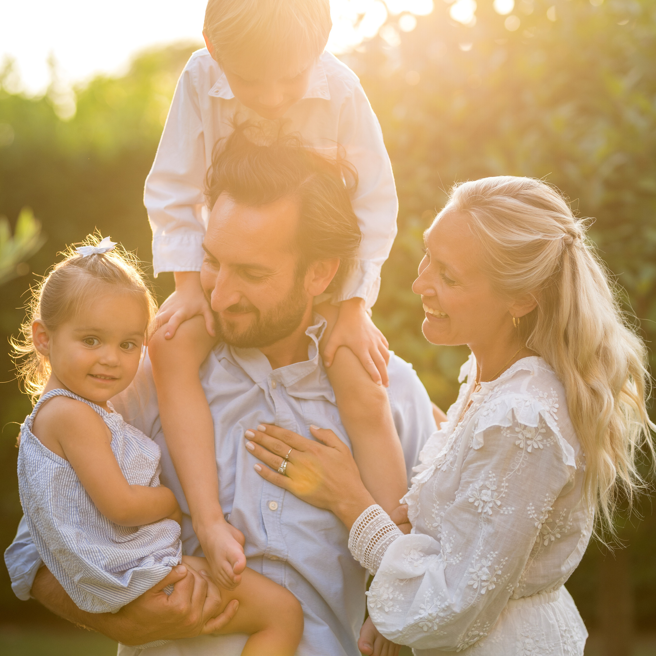 Семейная фотосессия в саду