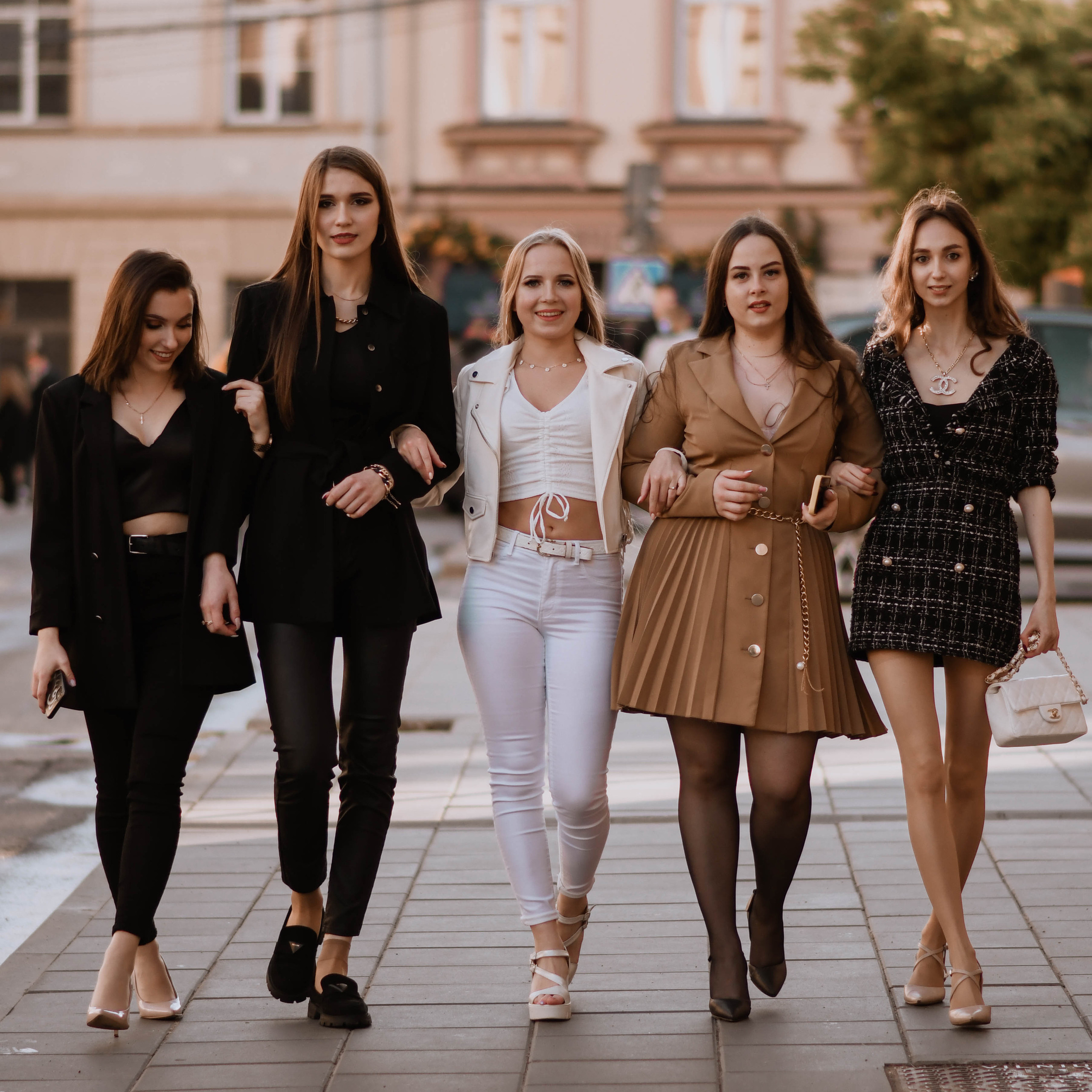 Elvyros mergvakaris. Photographer from Vilnius