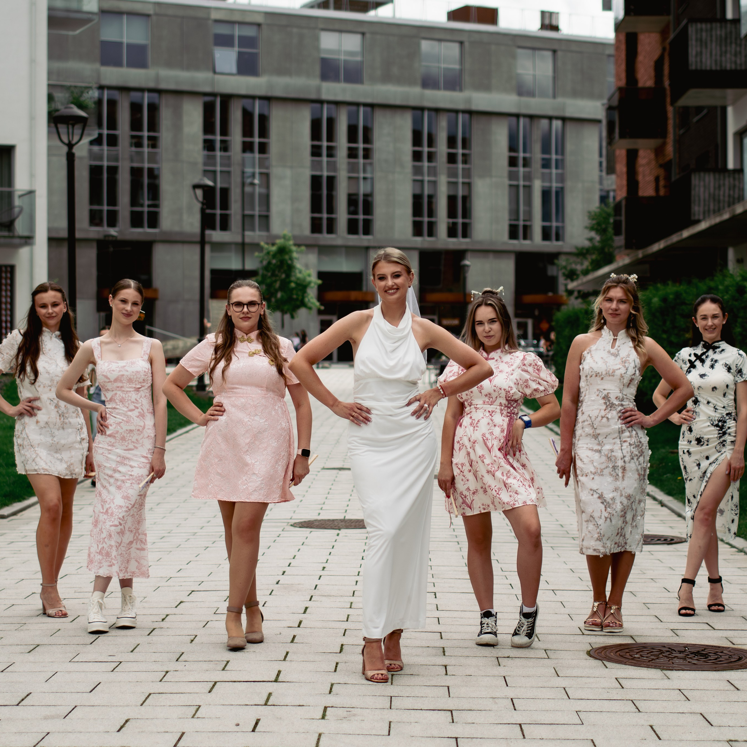 Mergvakaris, mergvakario fotosesija, bachelorette party, hen party, wieczór panieński, Vilnius. Photographer from Vilnius