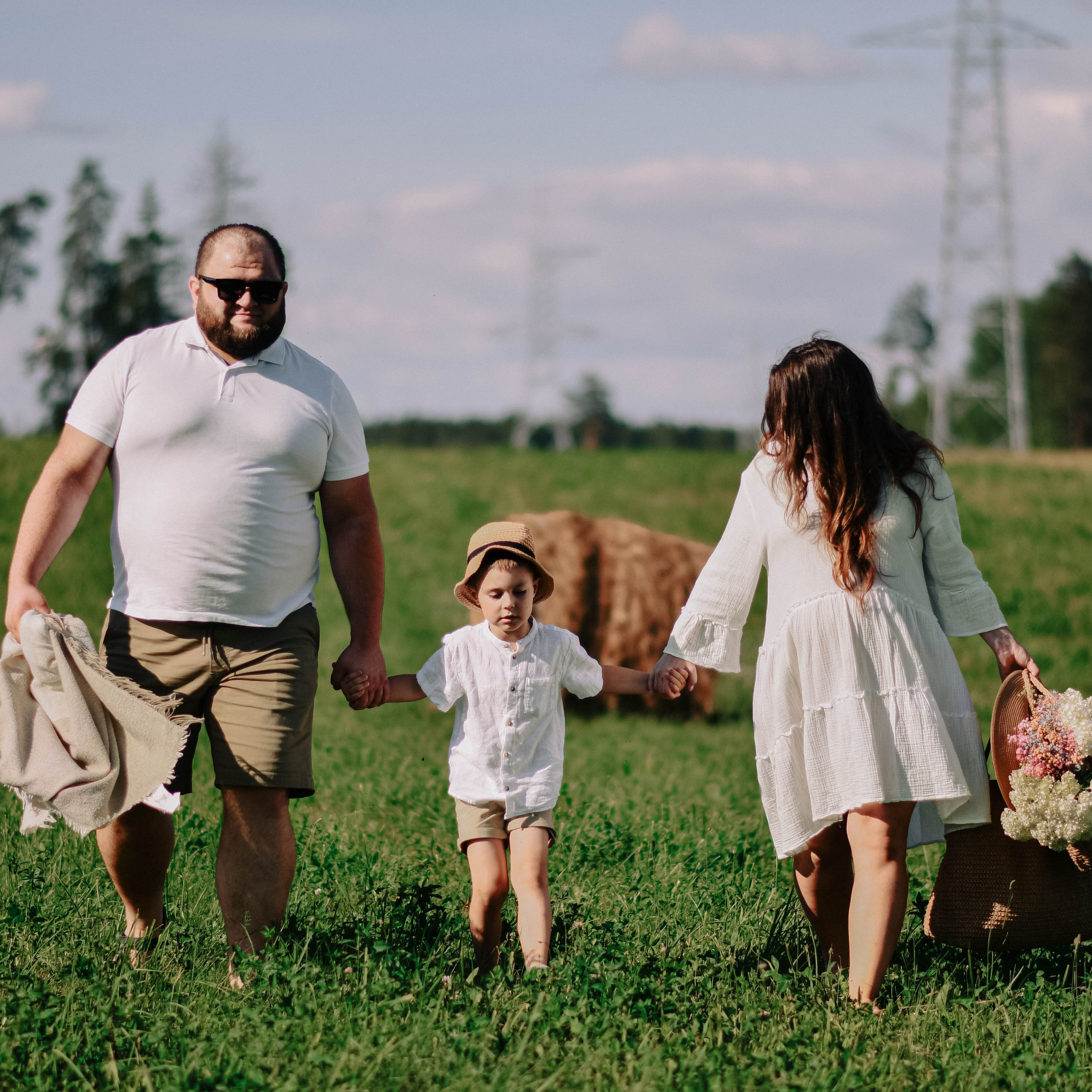 Šeimos fotosesija gamtoje. Photographer from Vilnius
