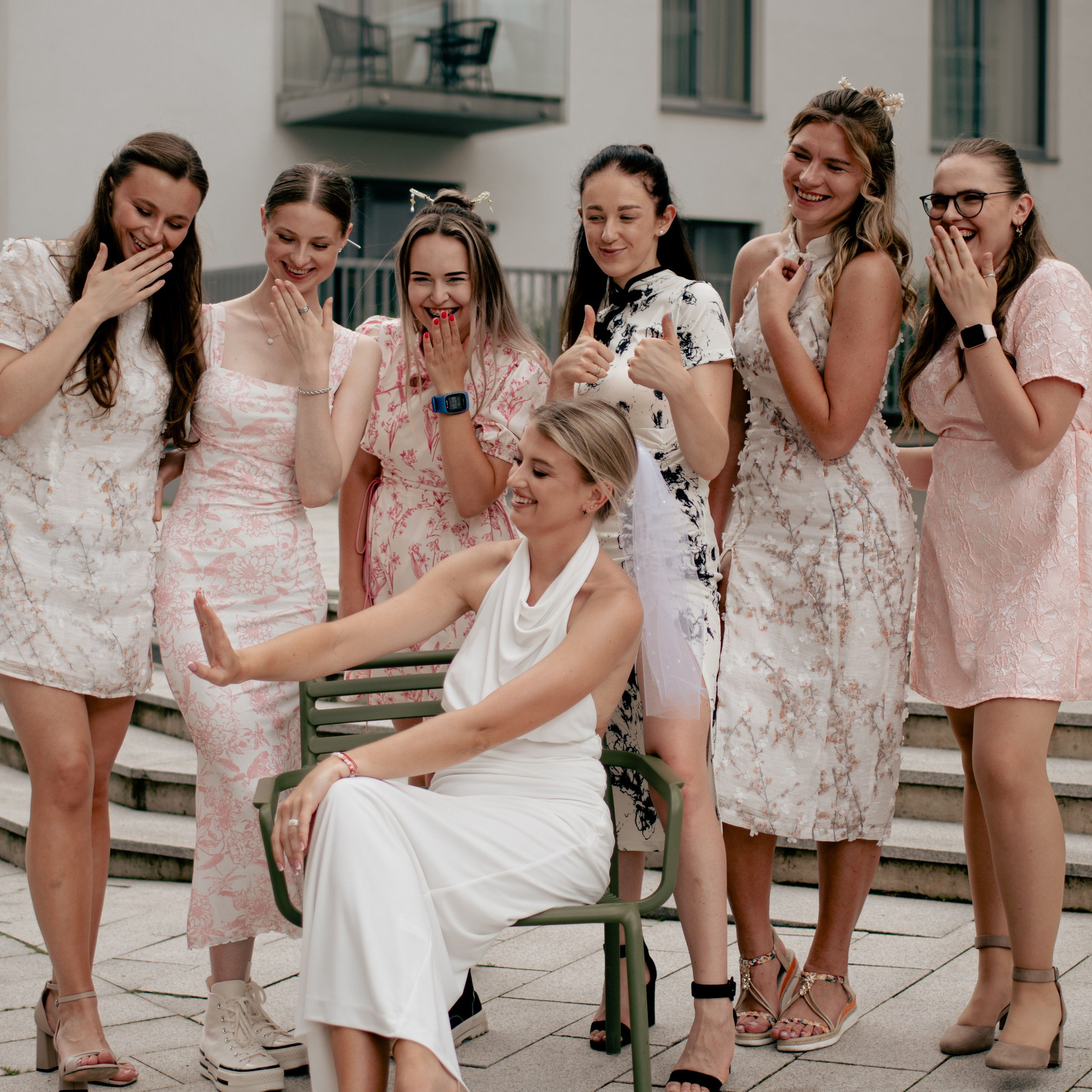 Mergvakaris, mergvakario fotosesija, bachelorette party, hen party, wieczór panieński, Vilnius. Photographer from Vilnius