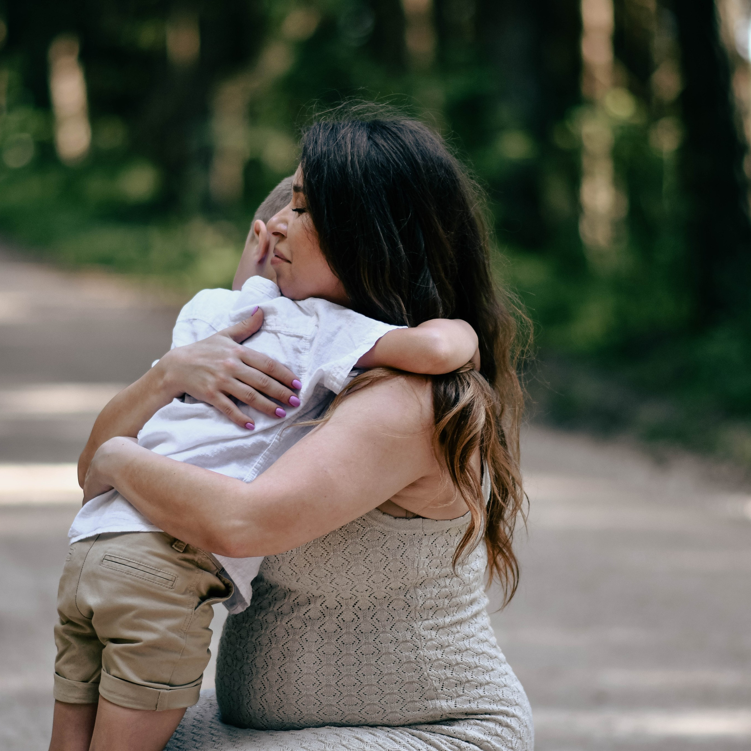 Šeimos fotosesija gamtoje. Photographer from Vilnius
