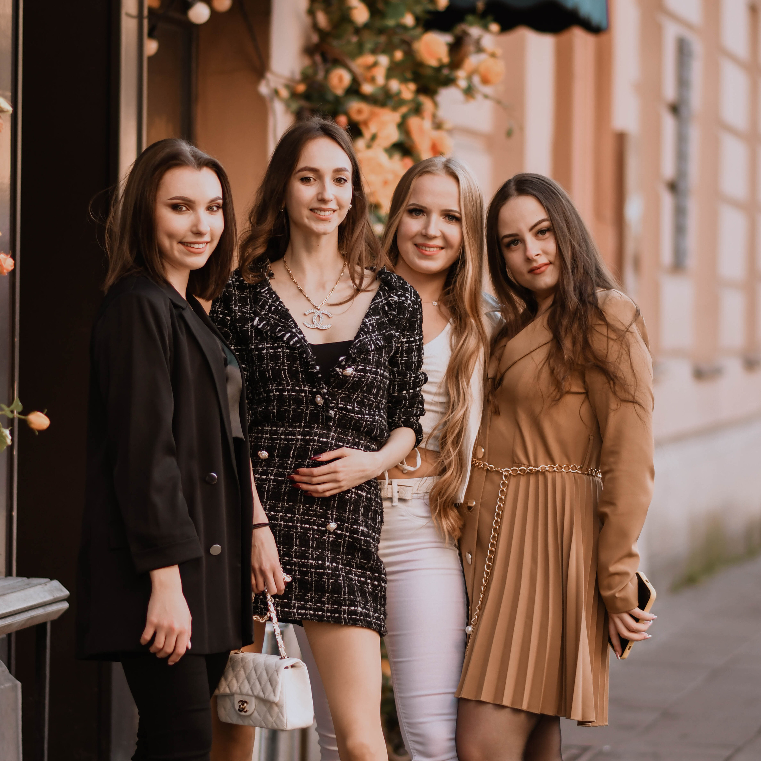 Elvyros mergvakaris. Photographer from Vilnius