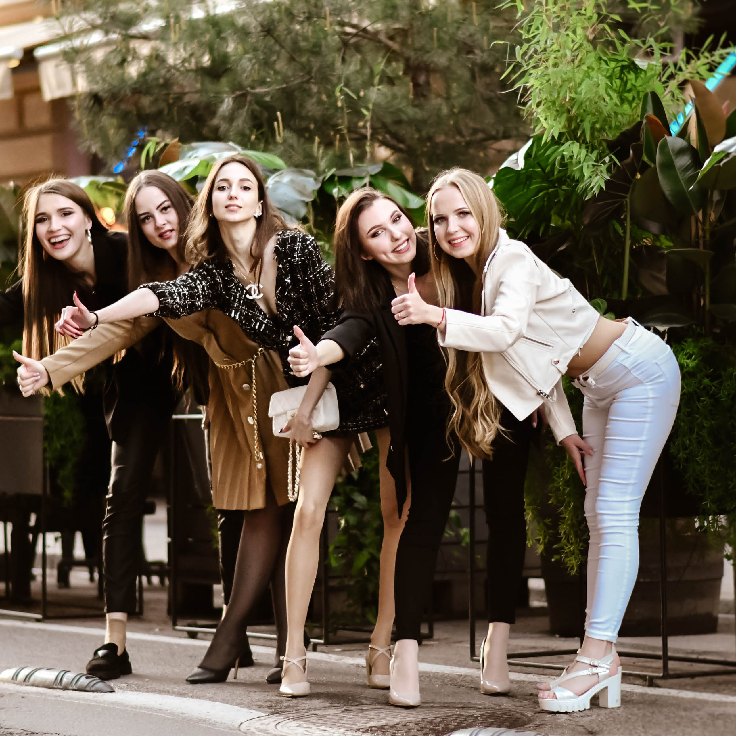 Elvyros mergvakaris. Photographer from Vilnius