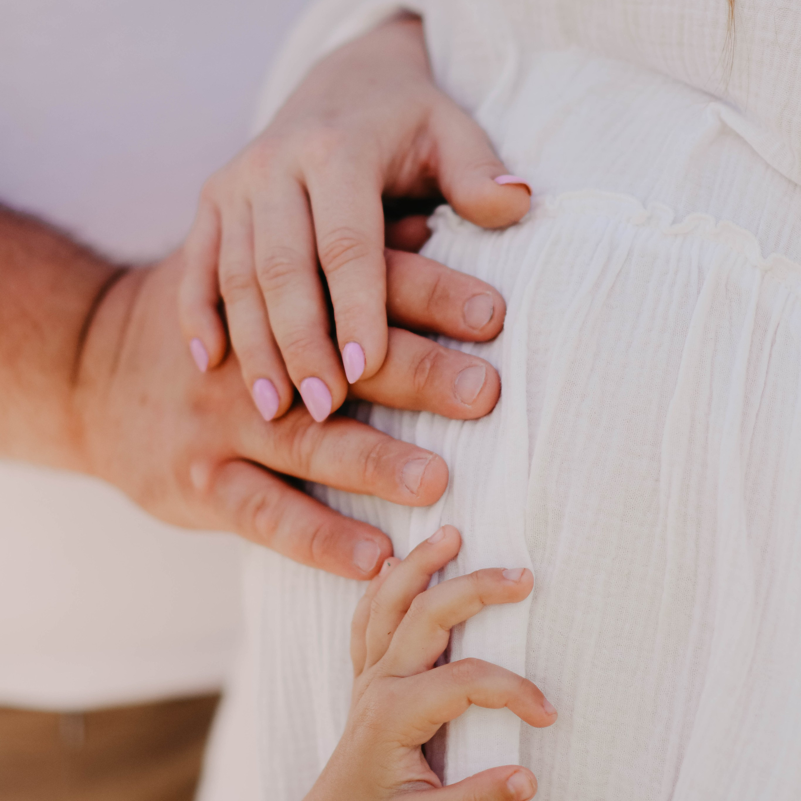 Šeimos fotosesija gamtoje. Photographer from Vilnius