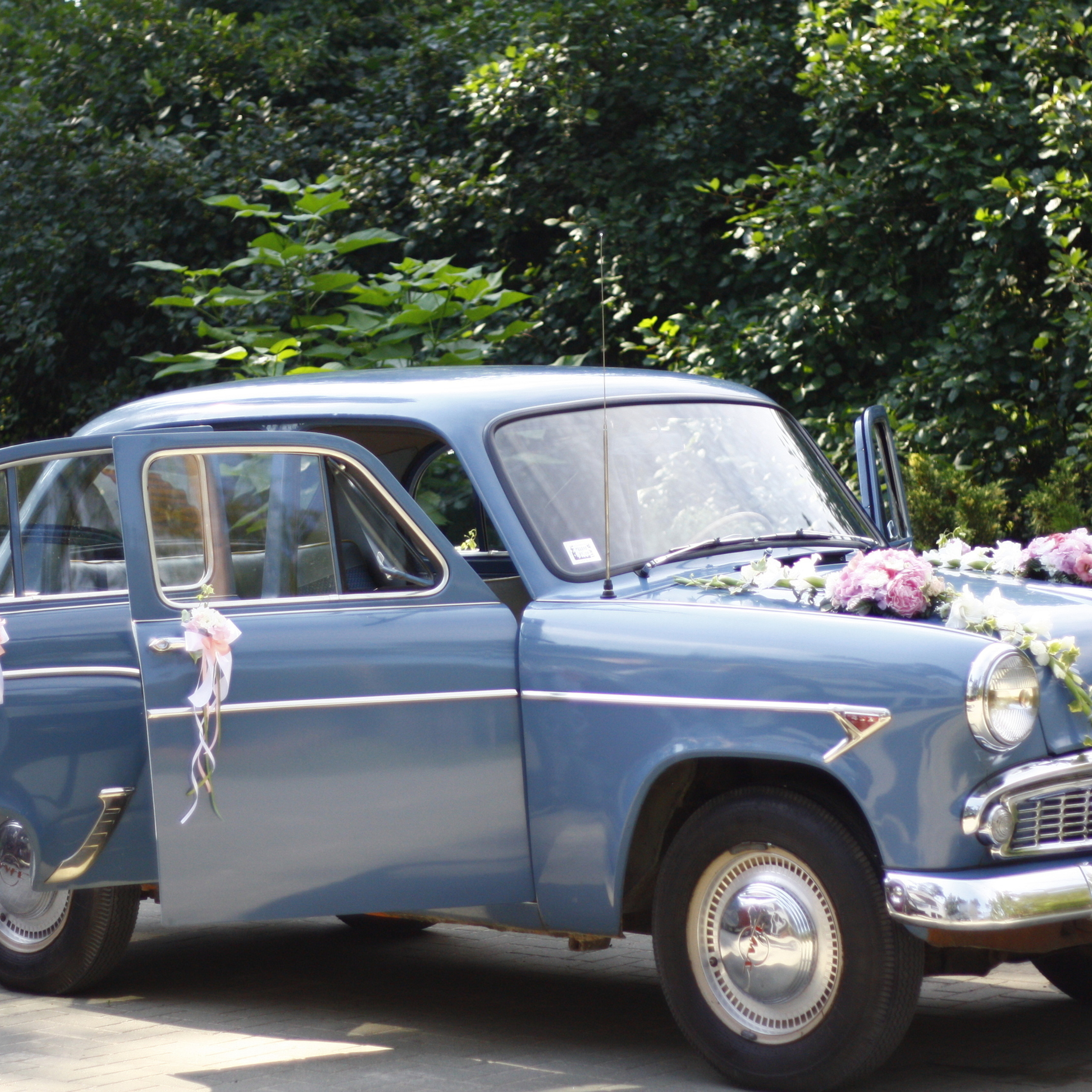 Оформление свадебной машины
Оформление свадебного авто
Декор на машину
Композиция на машину
Mašīna dekors
Kāzu auto