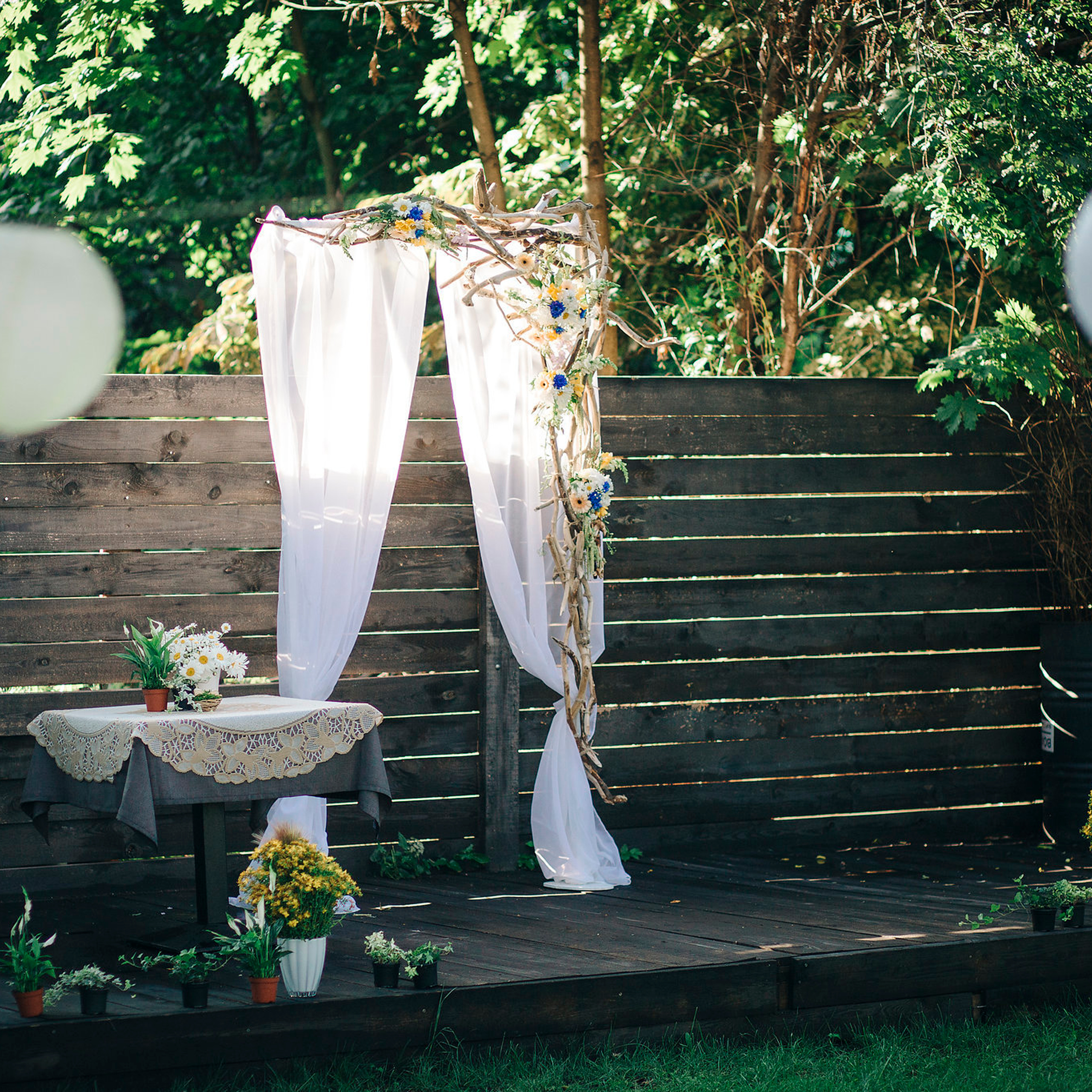 свадебная церемония
арка из живых цветов
оформление арки
выездная церемония
штатив с цветами
Laulīby reģestrācija
kāzu Arka
arka ar dzīviem ziediem