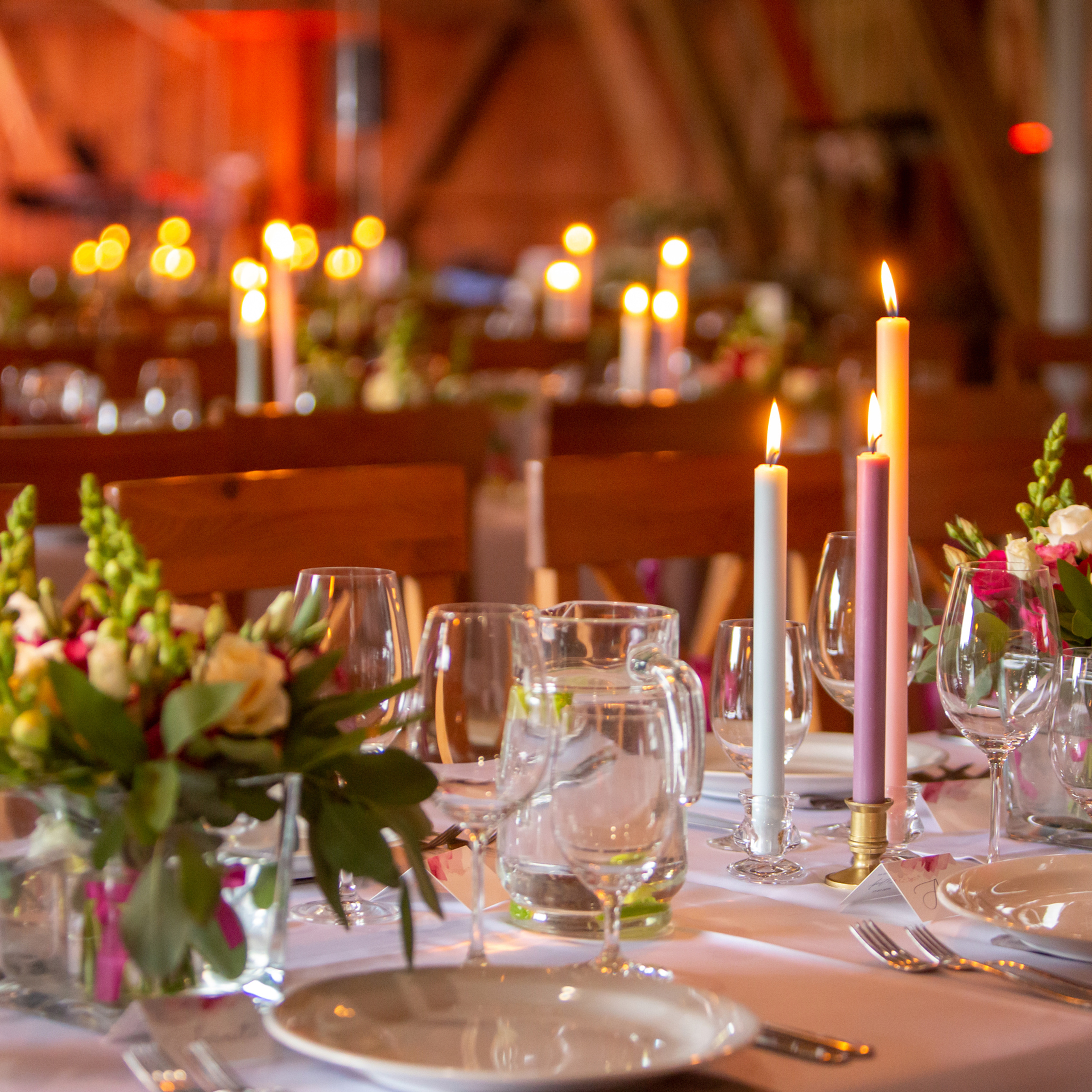 Композиция на стол Фото зона цветочная композиция оформление свадьбы kāzu dekors