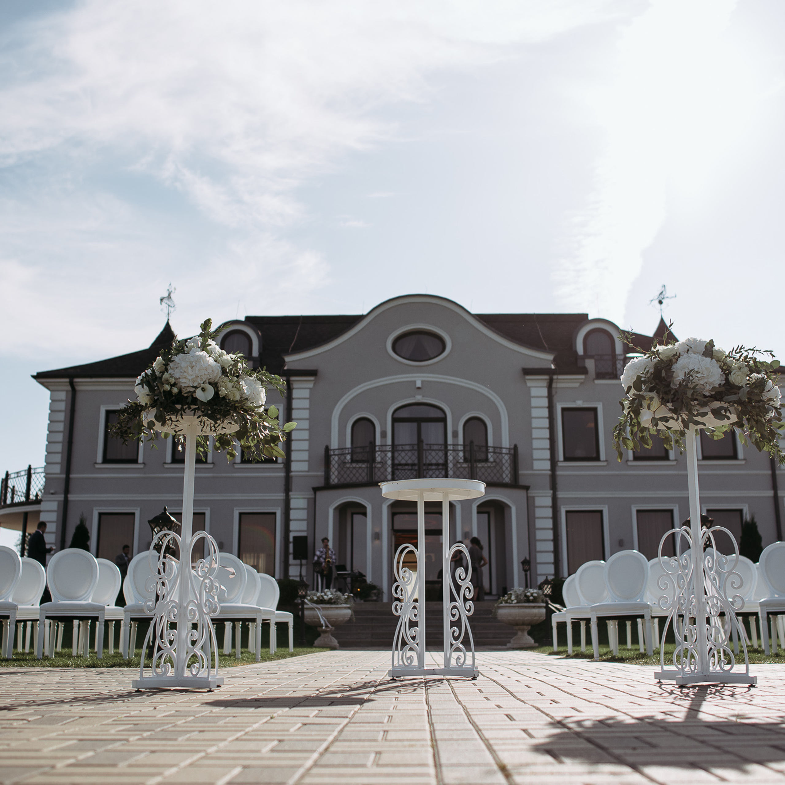 Композиция на стол Фото зона цветочная композиция оформление свадьбы kāzu dekors